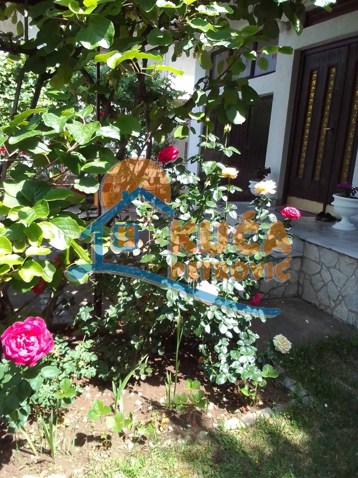 četvorosobna kuća, 248 m2, Niška Banja, Bulevar svetog cara ID: p-06630 18