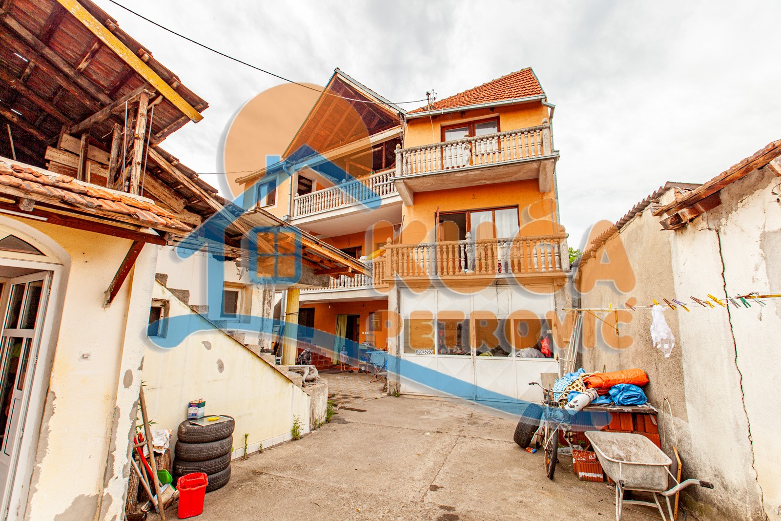 četvorosobna kuća, 250 m2, Crveni krst, Moravska ID: p-03569 1