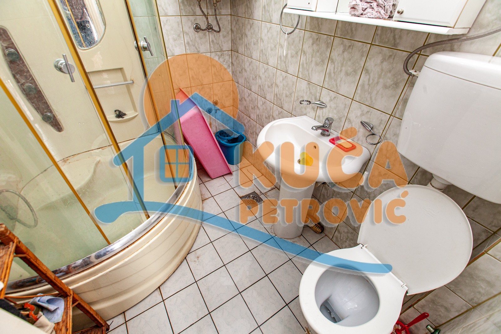 četvorosobna kuća, 250 m2, Crveni krst, Moravska ID: p-03569 19