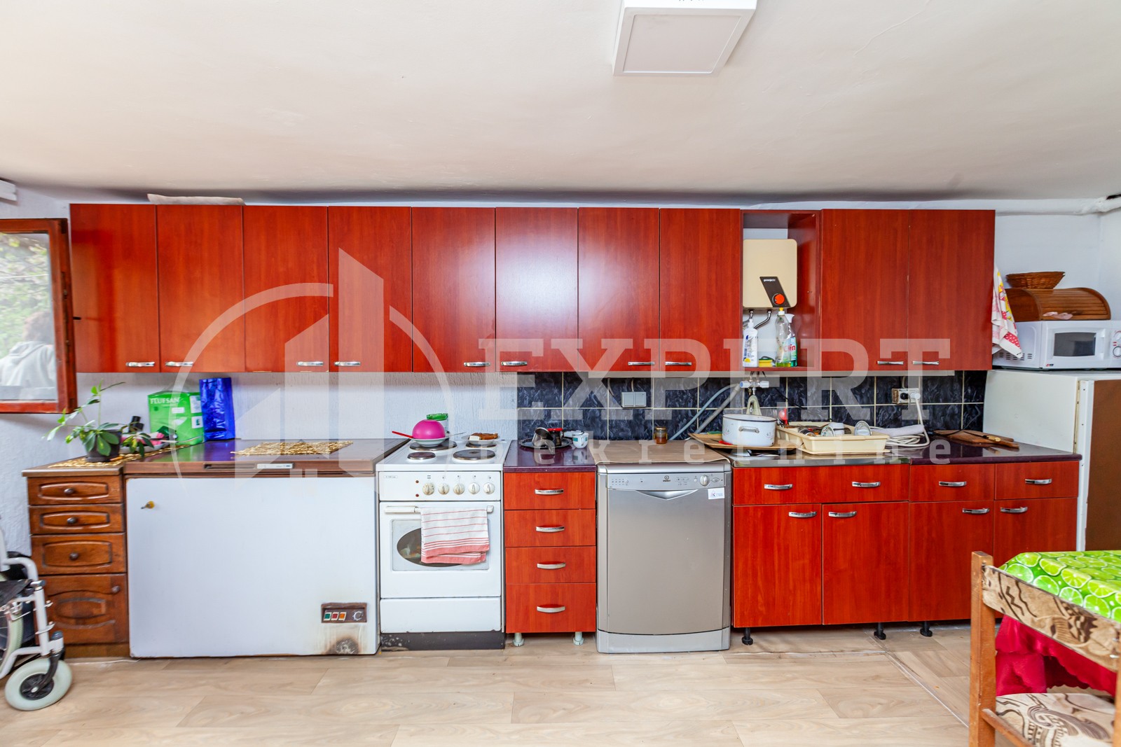 četvorosobna kuća, 250 m2, Sićevo, Sićevo ID: p-08432 31
