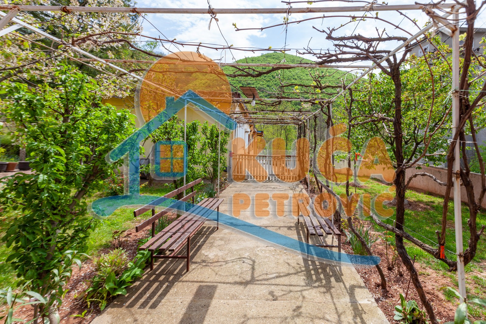 četvorosobna kuća, 250 m2, Sićevo, Sićevo ID: p-08432 3