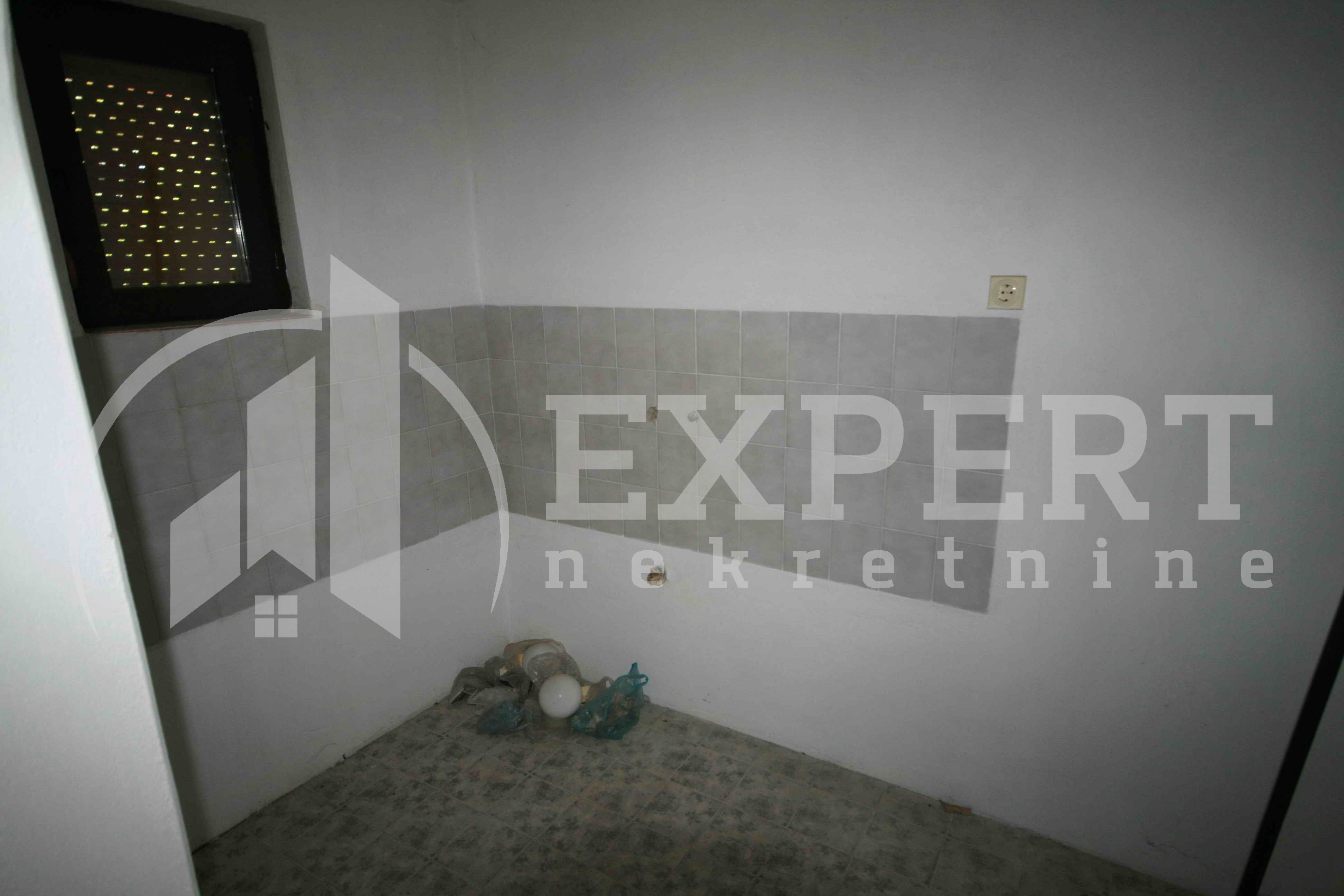 četvorosobna kuća, 261 m2, Palilula, Kalač brdo ID: p-0311 8