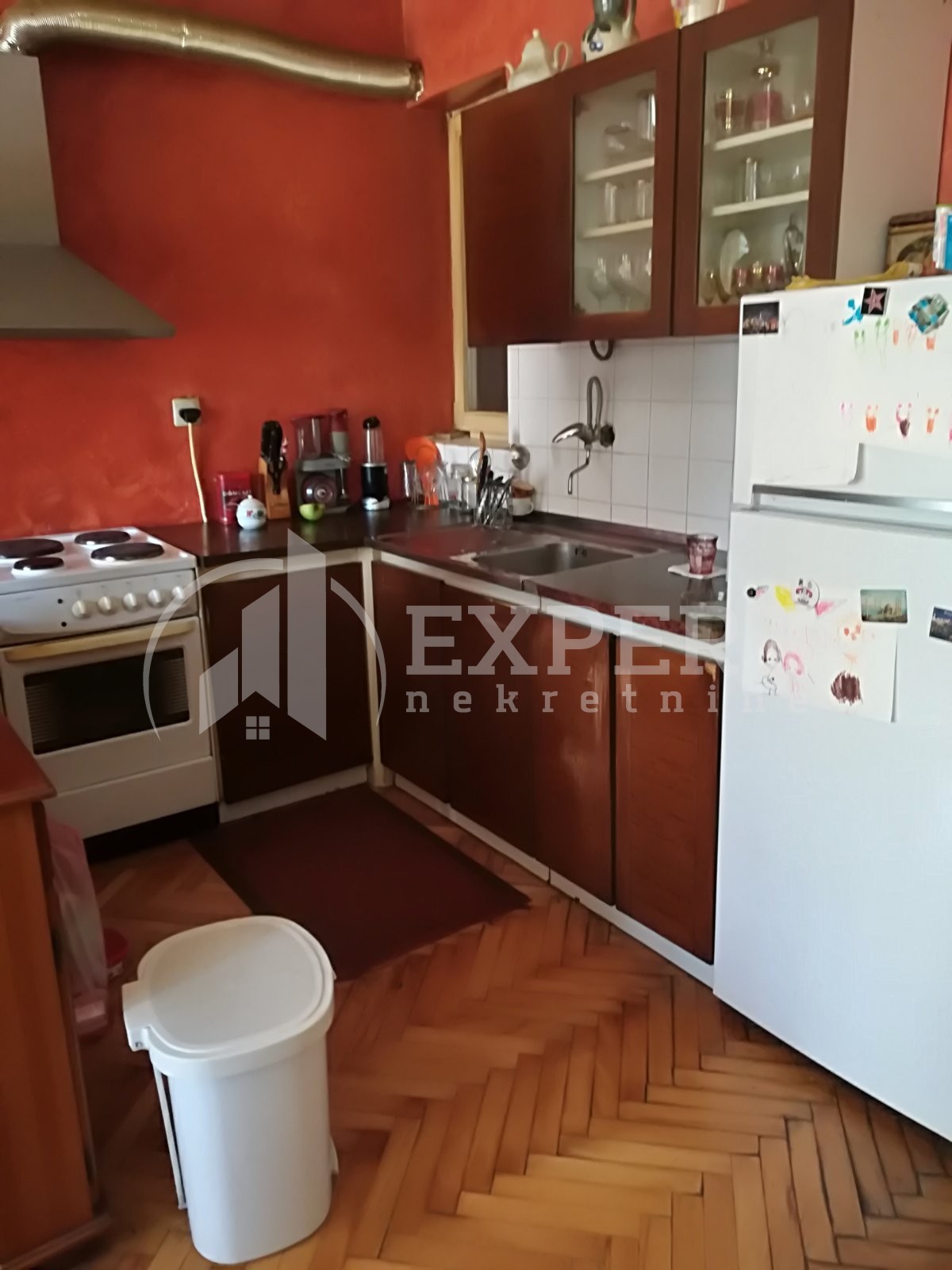 četvorosobna kuća, 270 m2, Crveni Pevac, Vojvode Tankosića ID: p-01401 2