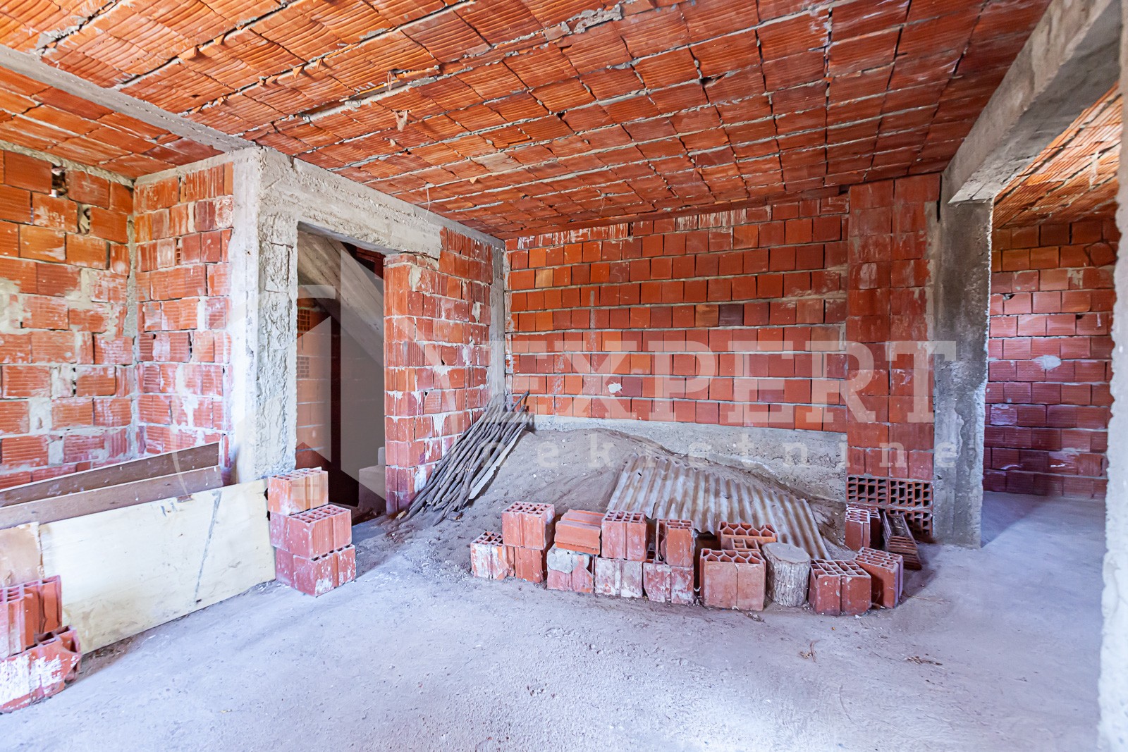 četvorosobna kuća, 270 m2, Palilula, Donjovlaška prilaz 3 ID: p-09847 8