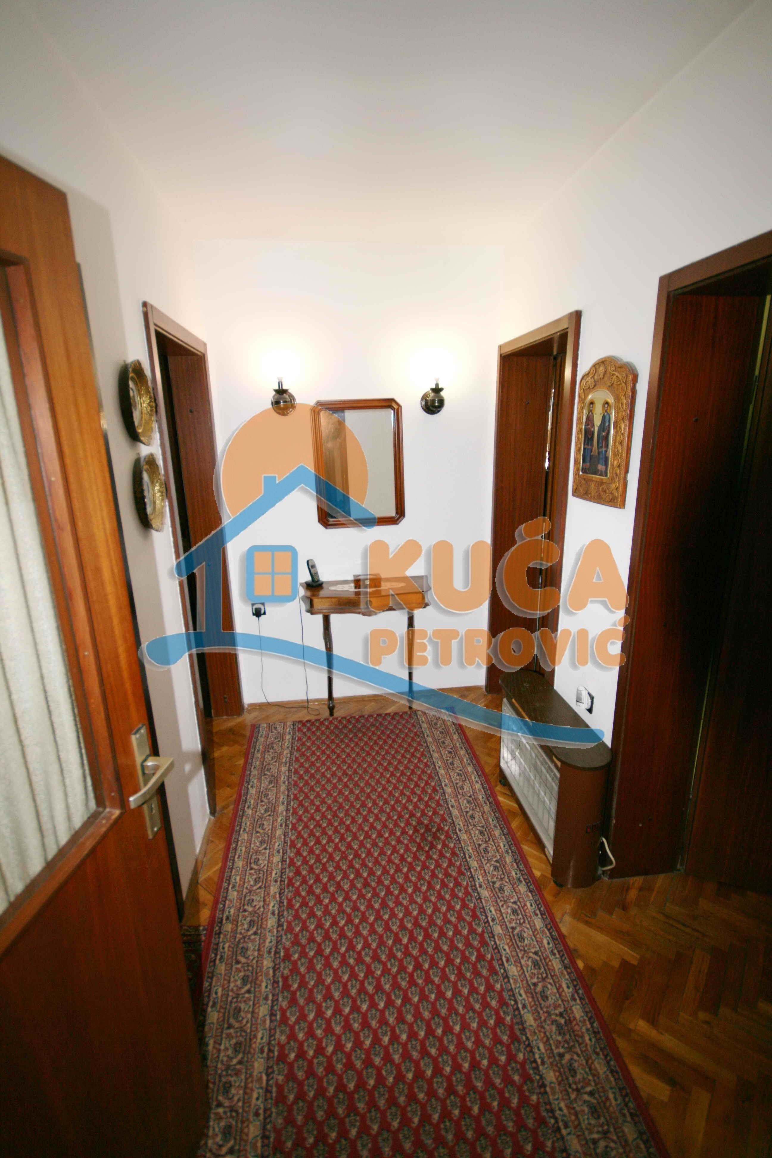 četvorosobna kuća, 275 m2, Centar, Jeronimova ID: p-07609 13