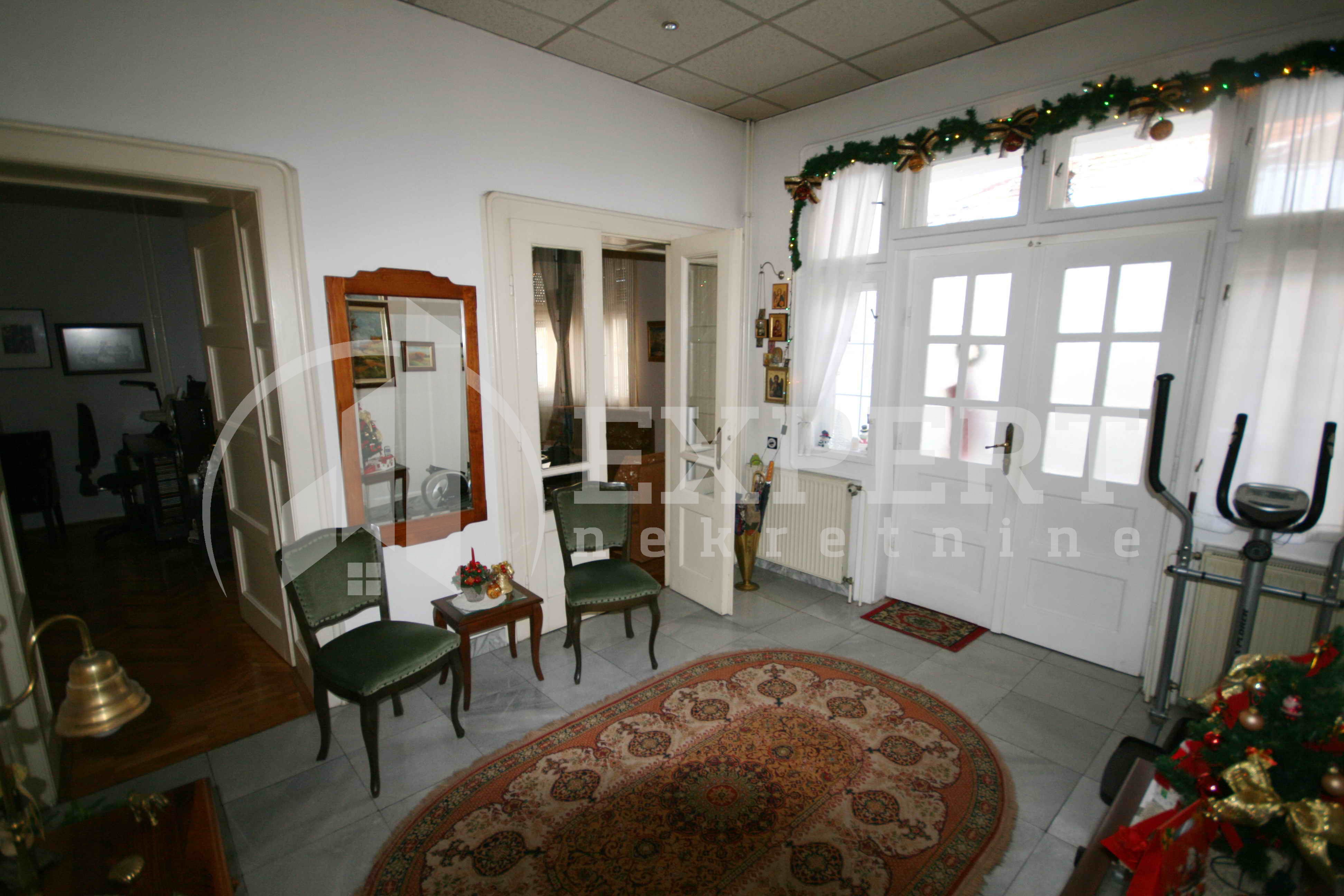 četvorosobna kuća, 275 m2, Centar, Jeronimova ID: p-07609 6