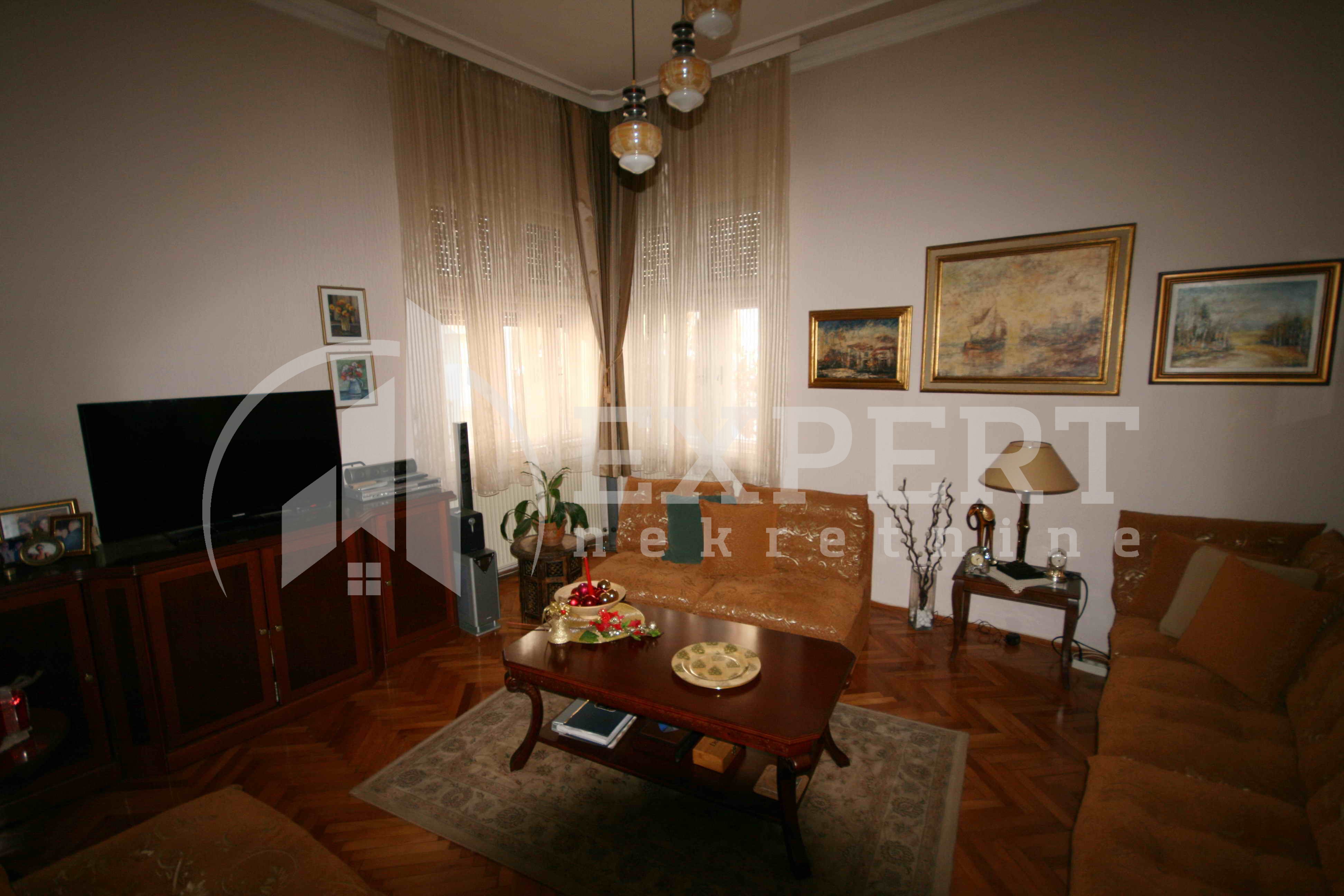 četvorosobna kuća, 275 m2, Centar, Jeronimova ID: p-07609 2