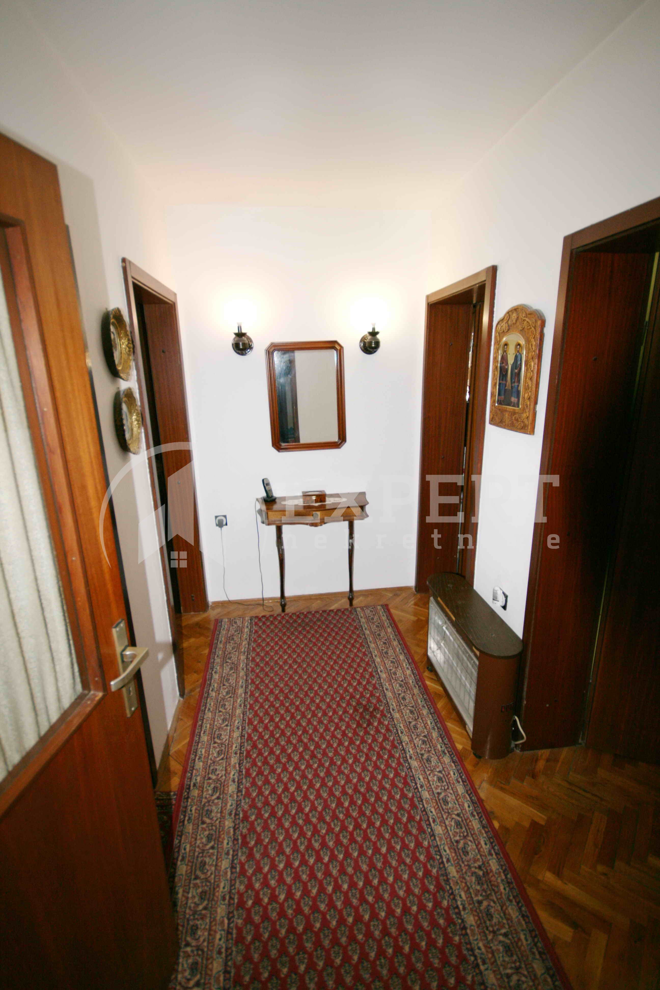 četvorosobna kuća, 275 m2, Centar, Jeronimova ID: p-07609 13