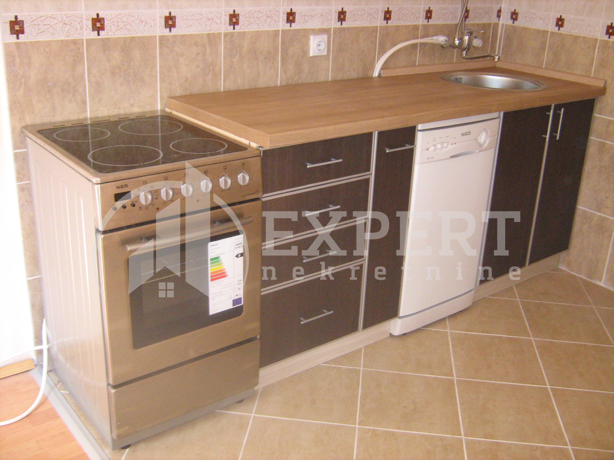 četvorosobna kuća, 239 m2, Donja Vrežina, Knjaževačka ID: p-01536 8