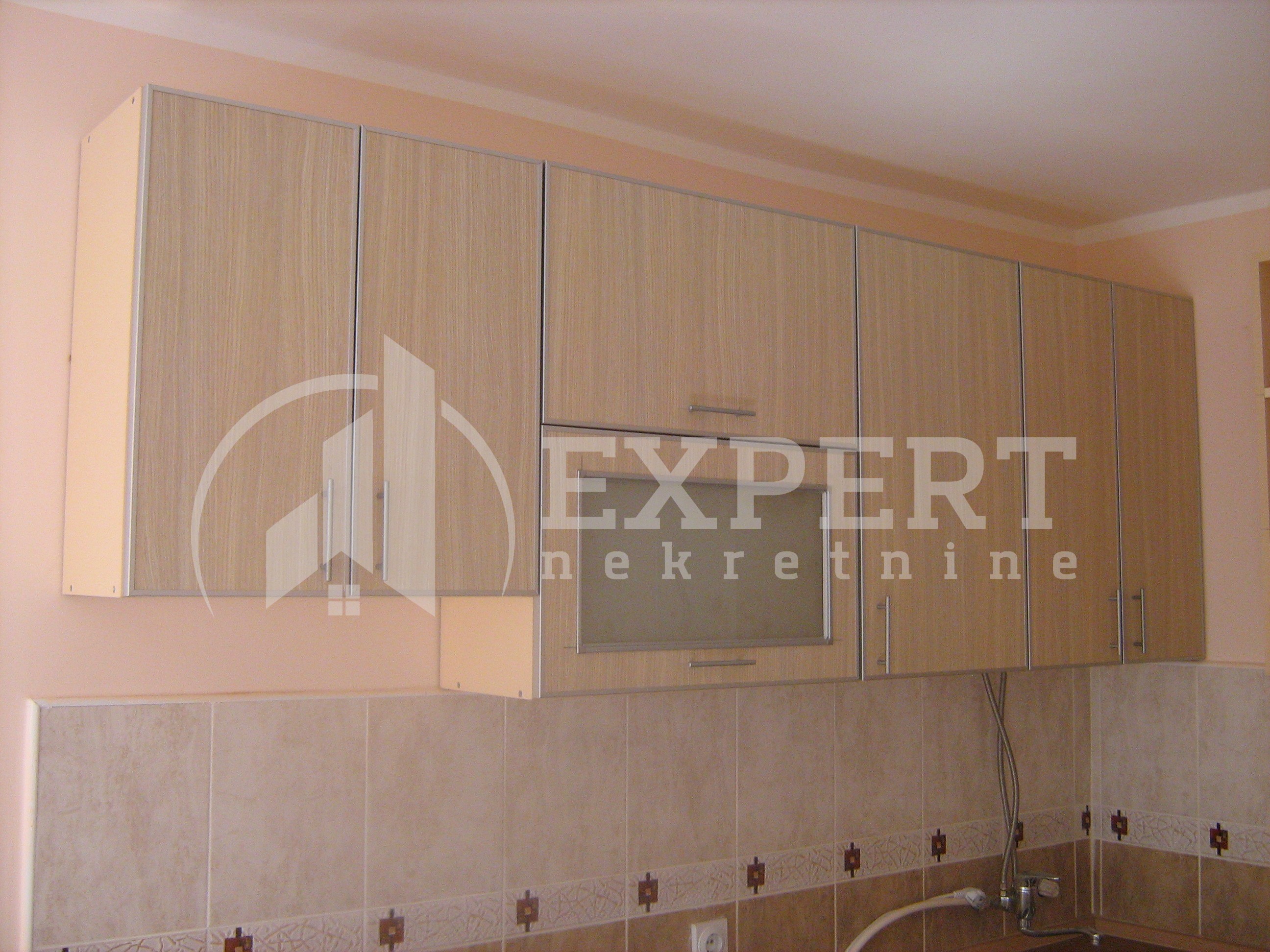 četvorosobna kuća, 239 m2, Donja Vrežina, Knjaževačka ID: p-01536 9