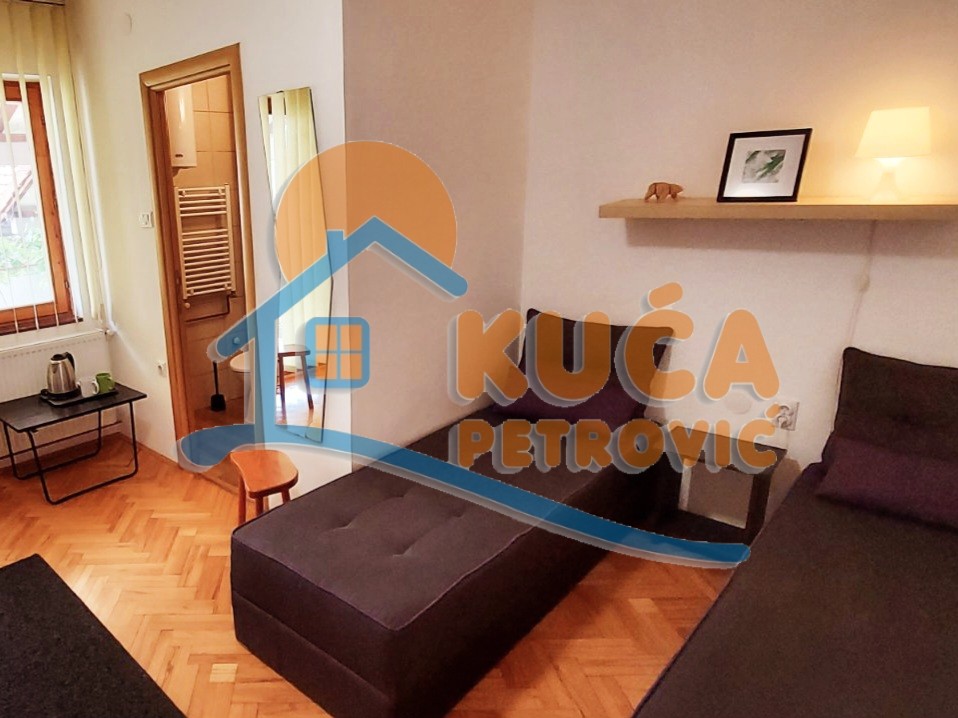 četvorosobna kuća, 300 m2, Palilula, Topličkog partizanskog odreda ID: i-010408 2