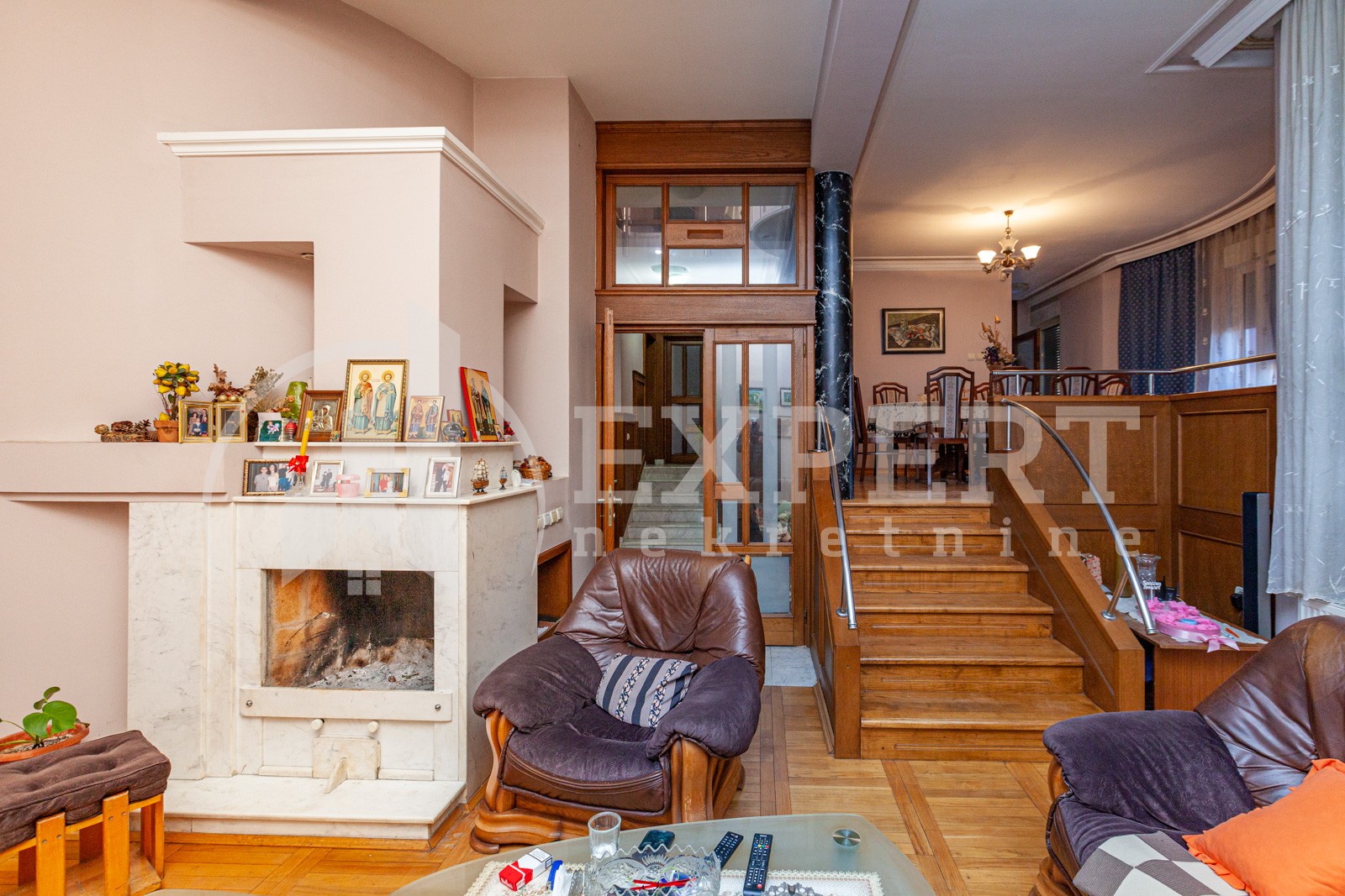 četvorosobna kuća, 300 m2, Šojka, Jug Bogdanova ID: i-05256 2