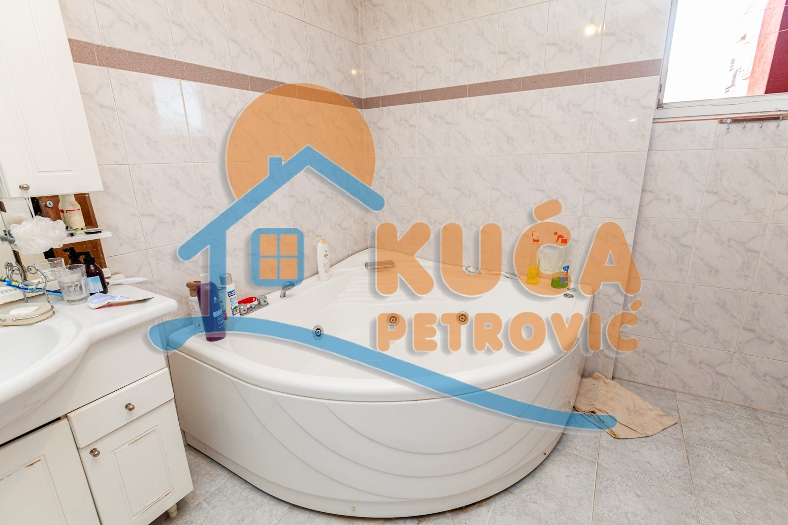 četvorosobna kuća, 300 m2, Šojka, Jug Bogdanova ID: i-05256 25
