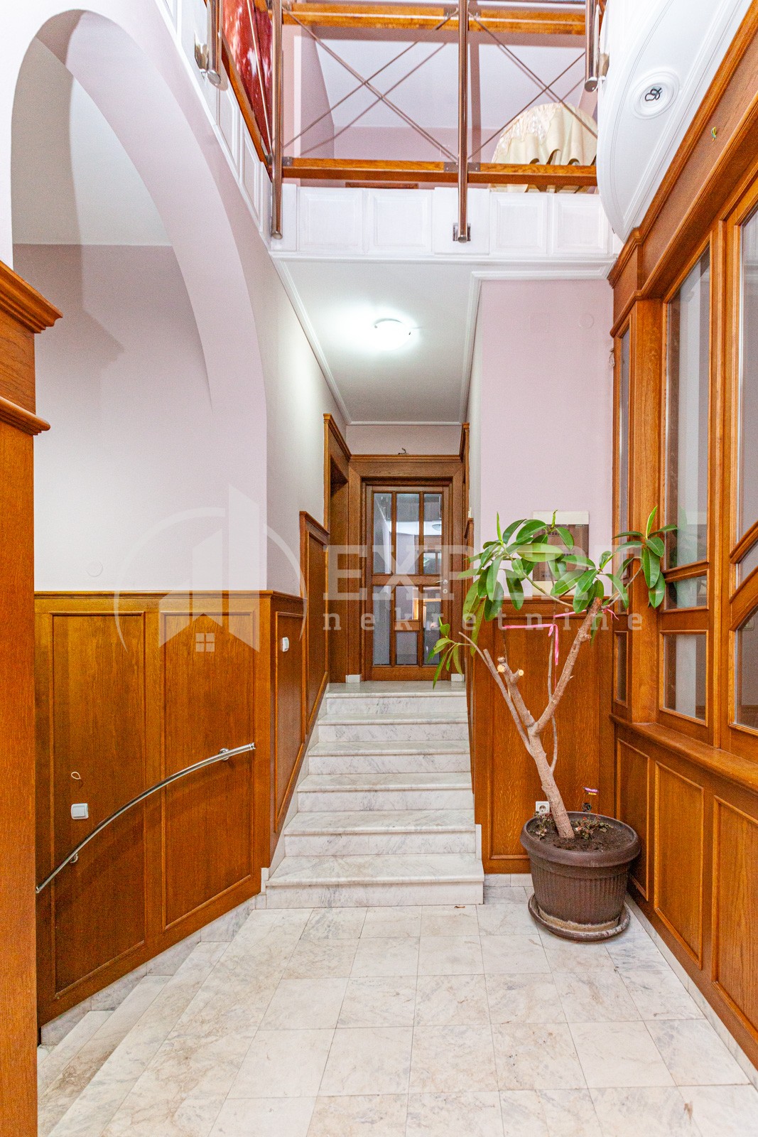 četvorosobna kuća, 300 m2, Šojka, Jug Bogdanova ID: i-05256 12