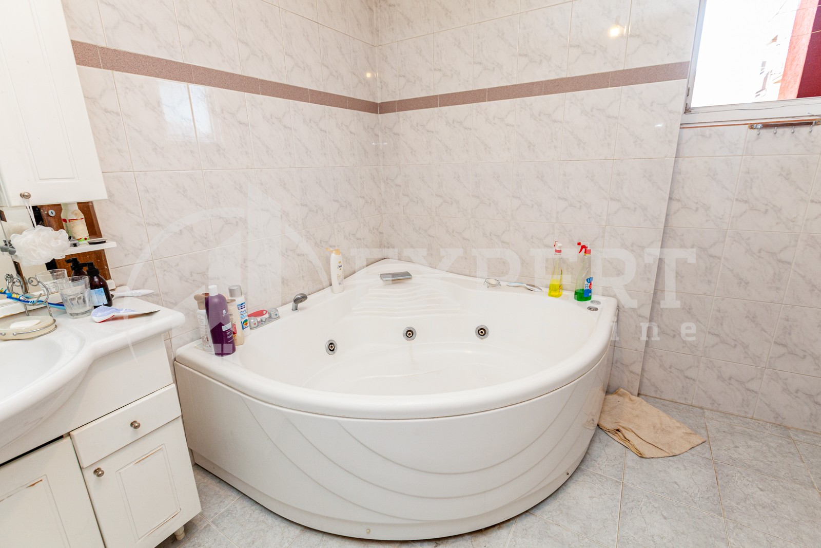 četvorosobna kuća, 300 m2, Šojka, Jug Bogdanova ID: i-05256 25