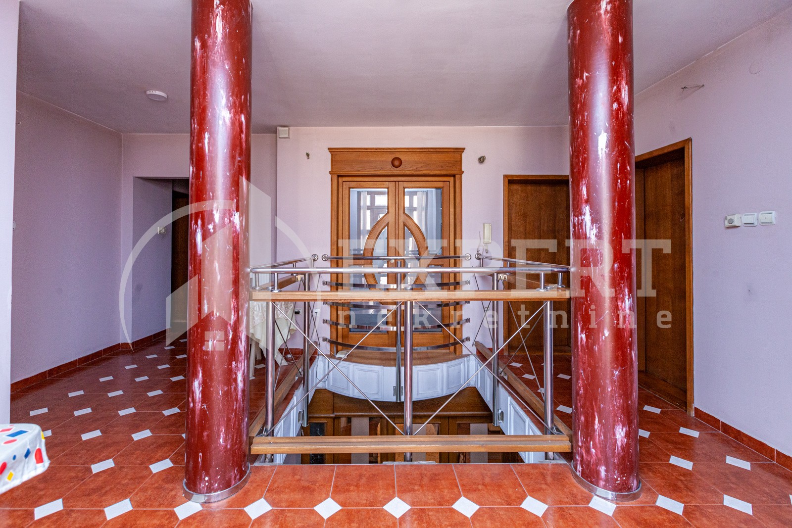 četvorosobna kuća, 300 m2, Šojka, Jug Bogdanova ID: i-05256 15