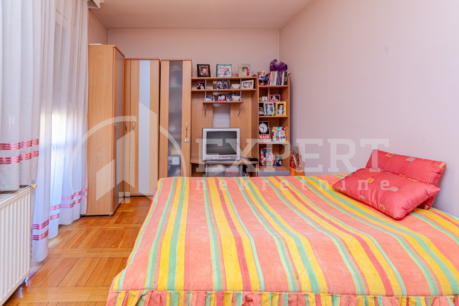 četvorosobna kuća, 300 m2, Šojka, Jug Bogdanova ID: i-05256 18