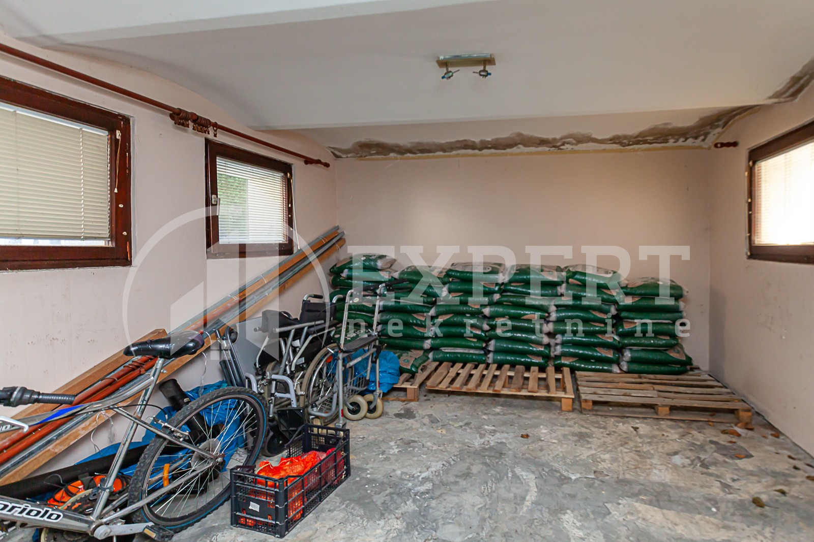 četvorosobna kuća, 310 m2, Kičevo, Kosovska ID: p-09668 11