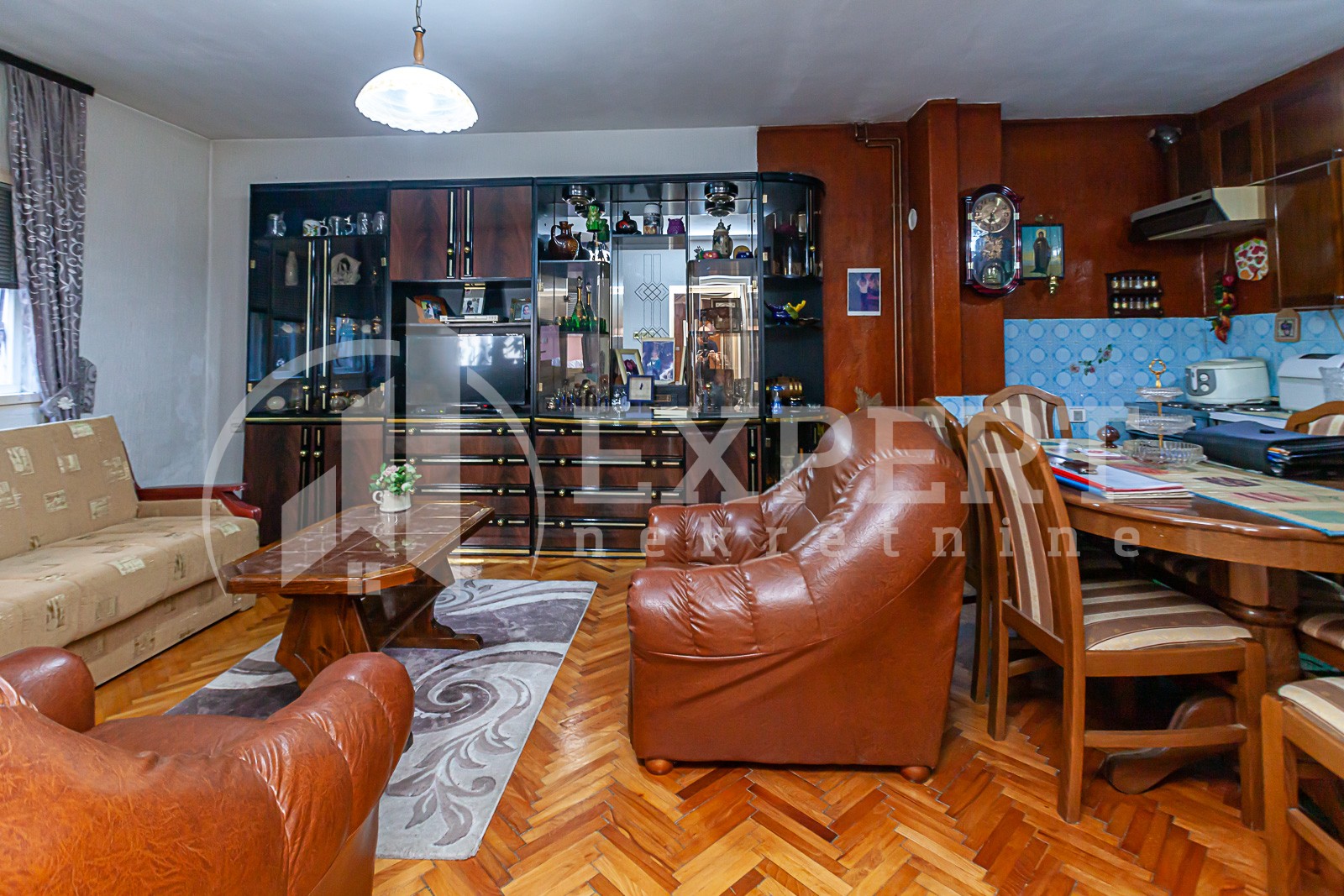 četvorosobna kuća, 310 m2, Kičevo, Kosovska ID: p-09668 1