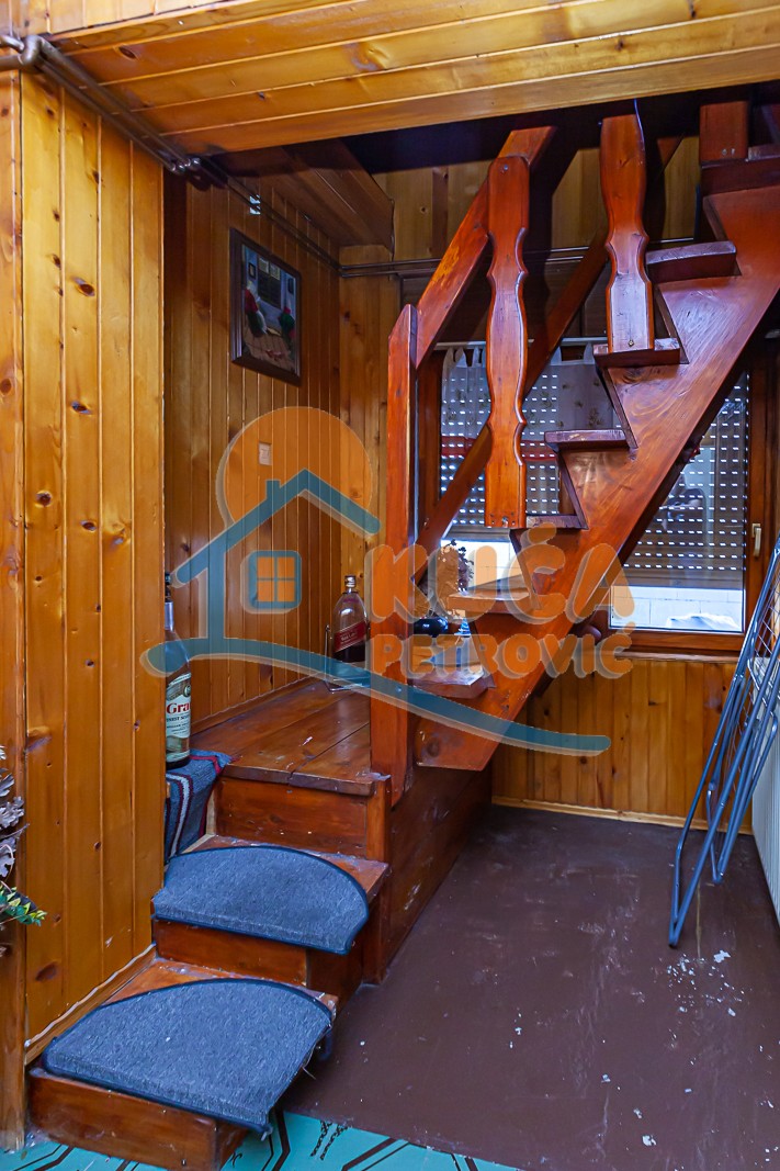 četvorosobna kuća, 310 m2, Kičevo, Kosovska ID: p-09668 23