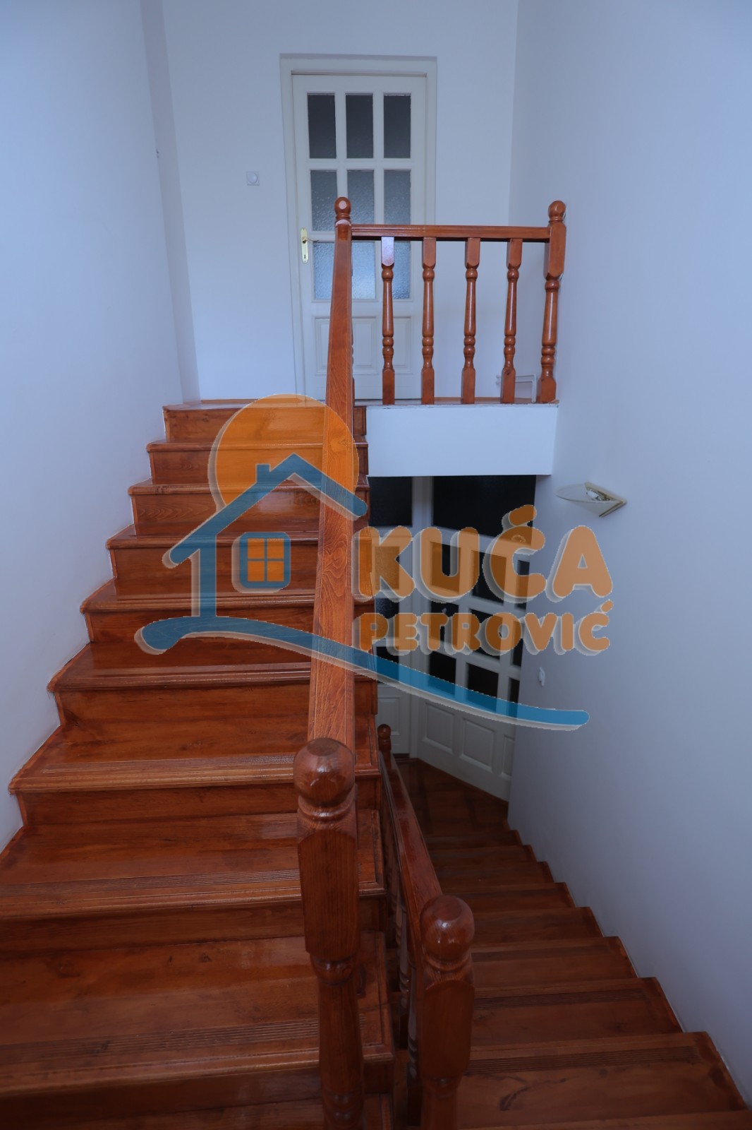 četvorosobna kuća, 332 m2, Durlan, Despota Djurdja ID: p-06868 16