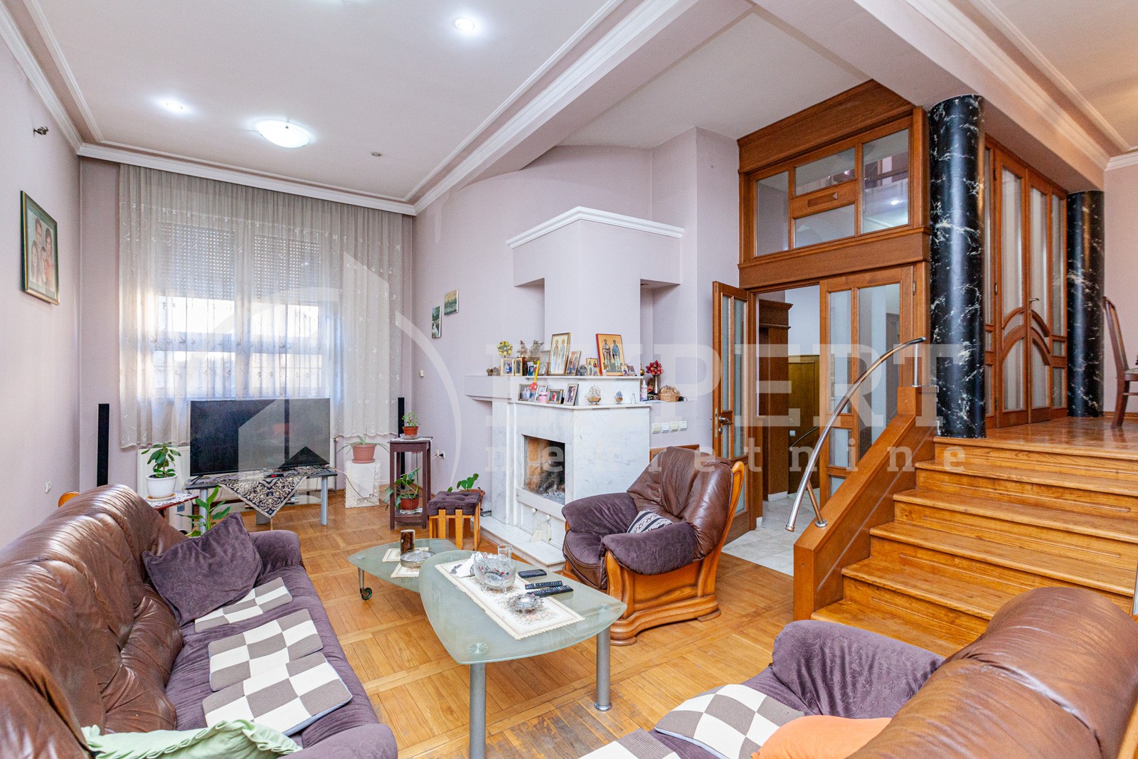 četvorosobna kuća, 450 m2, Centar, Jug Bogdanova ID: p-05303 11