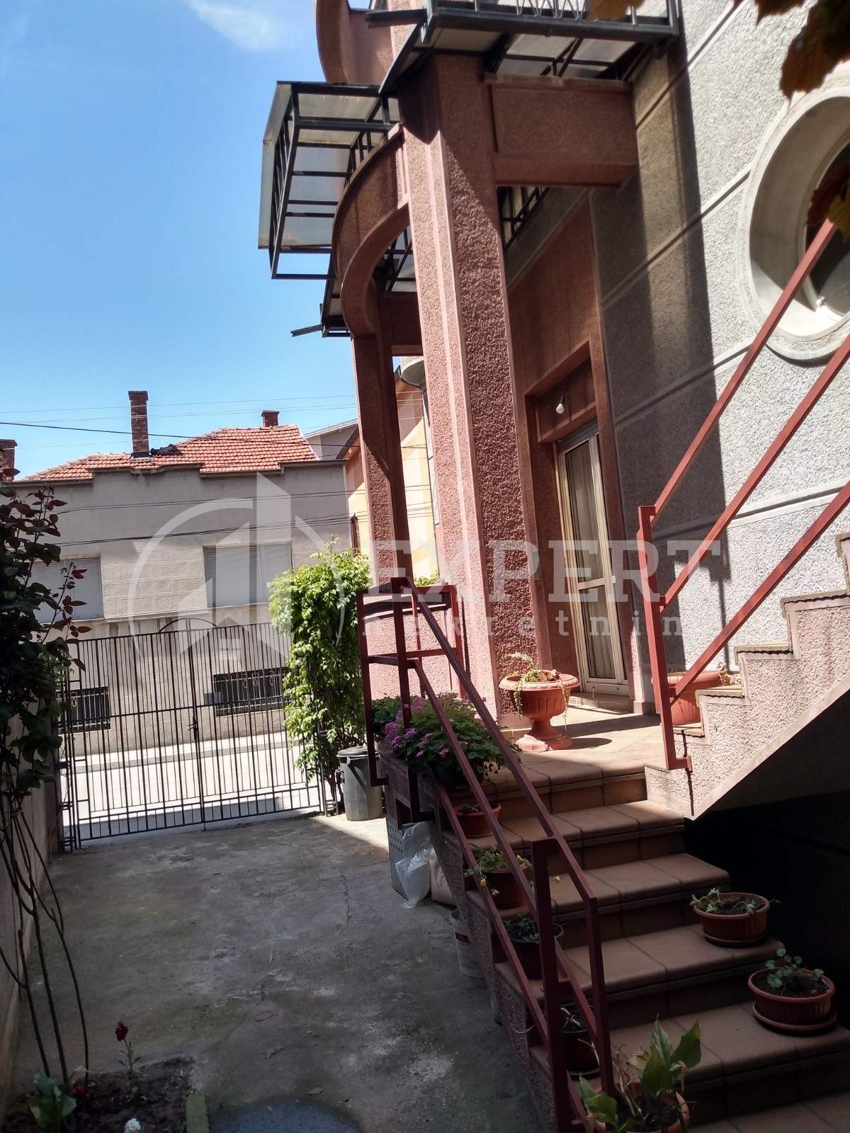 četvorosobna kuća, 450 m2, Centar, Jug Bogdanova ID: p-05303 3