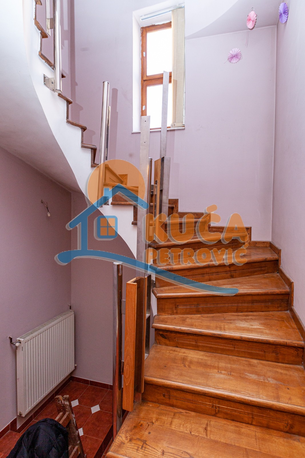 četvorosobna kuća, 450 m2, Centar, Jug Bogdanova ID: p-05303 17