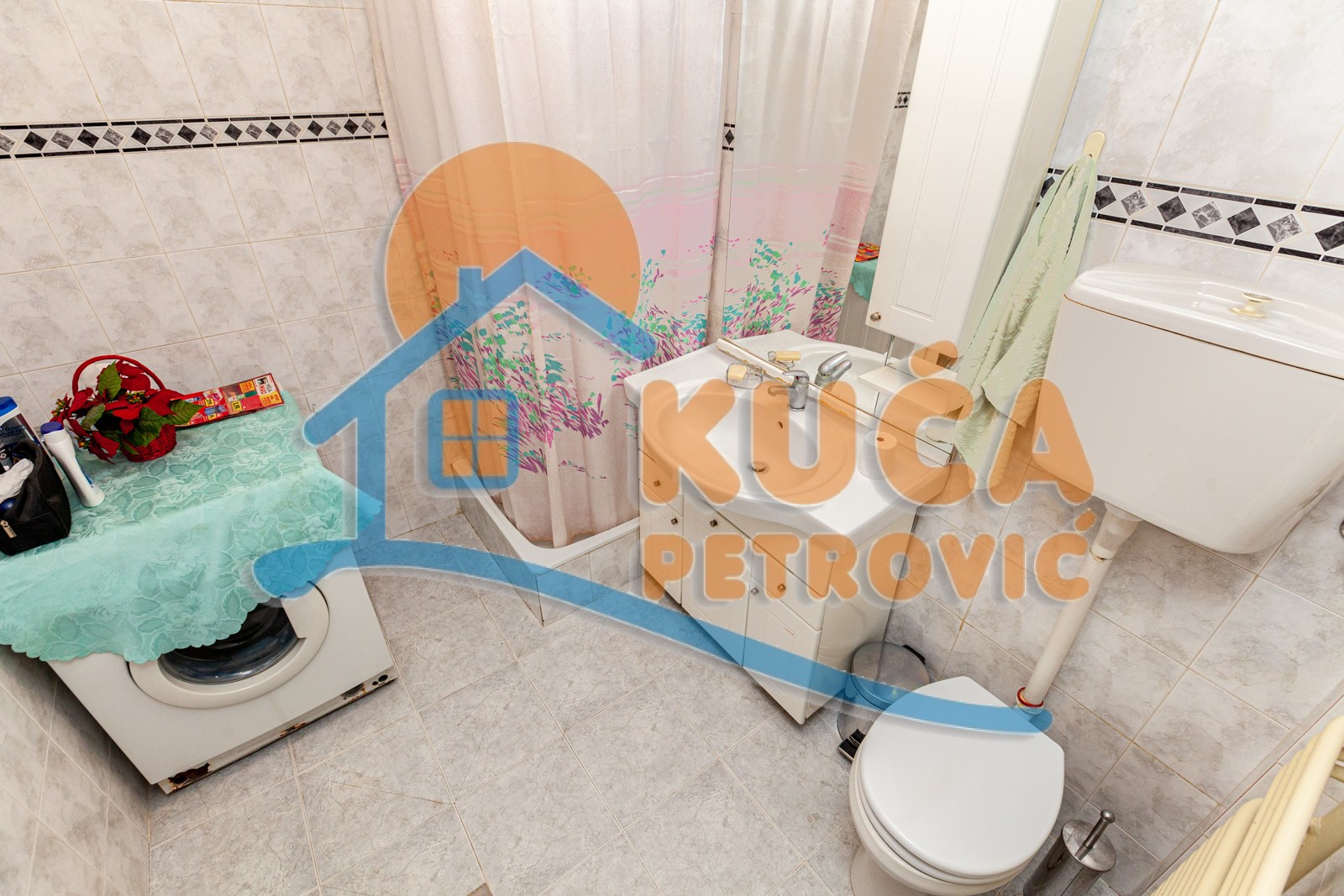 četvorosobna kuća, 450 m2, Centar, Jug Bogdanova ID: p-05303 27