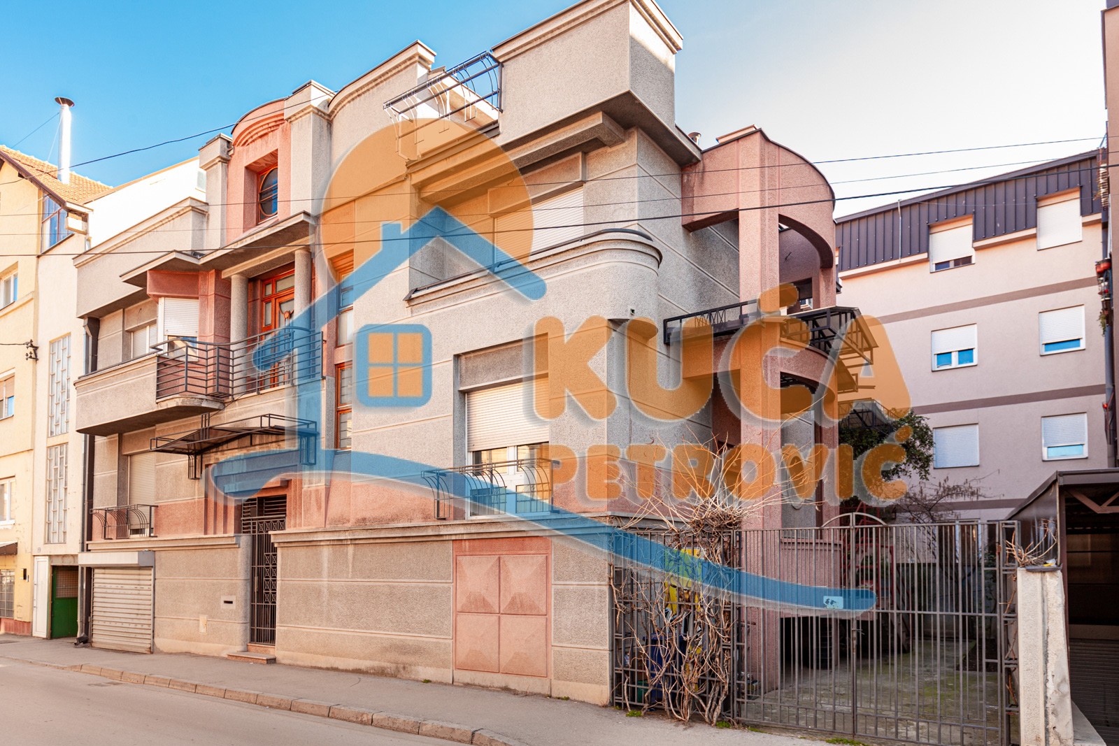 četvorosobna kuća, 450 m2, Centar, Jug Bogdanova ID: p-05303 2