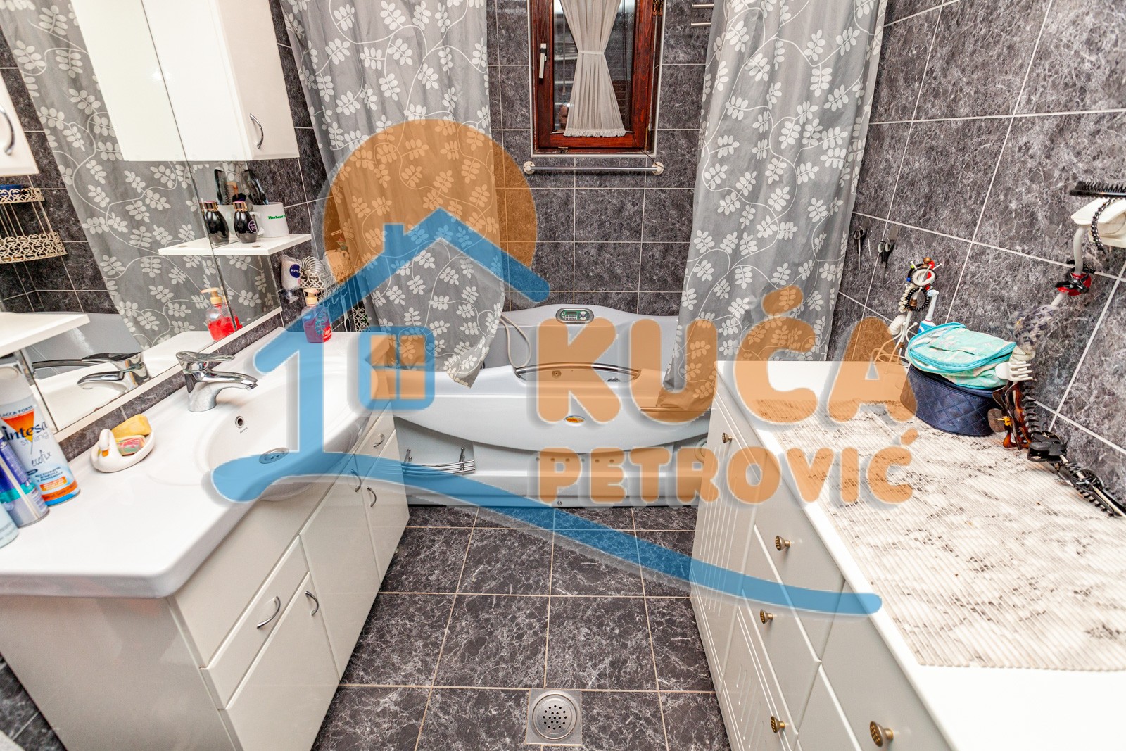 četvorosobna kuća, 560 m2, Pantelej, Krfska ID: p-04579 17