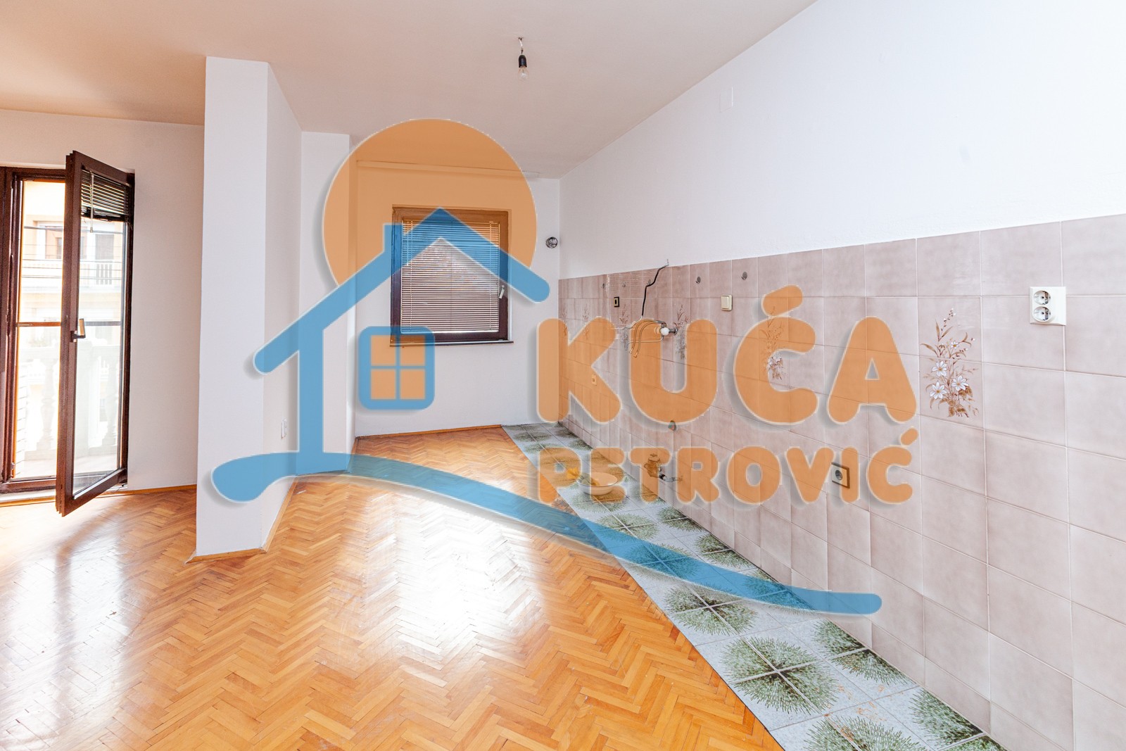 četvorosobna kuća, 560 m2, Pantelej, Krfska ID: p-04579 23