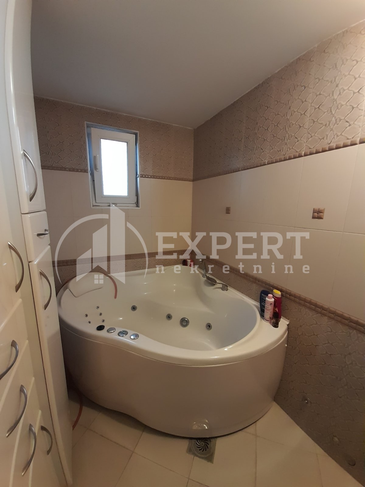 Dvosoban stan, 100 m2, Donja Vrežina, Skopska ID: i-010912 17