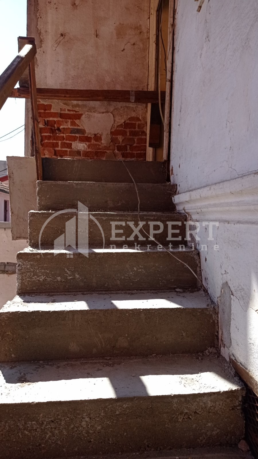 Dvosobna kuća, 70 m2, Knjaza Miloša ID: i-05637 8