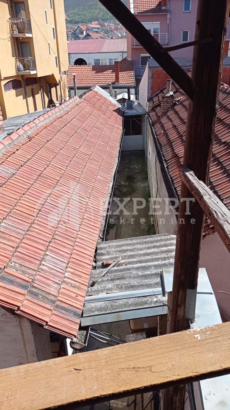 Dvosobna kuća, 70 m2, Knjaza Miloša ID: i-05637 9