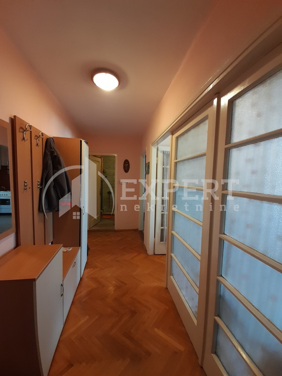 Jednosoban stan, 38 m2, Marger, Trg 14. oktobra ID: i-010939 11