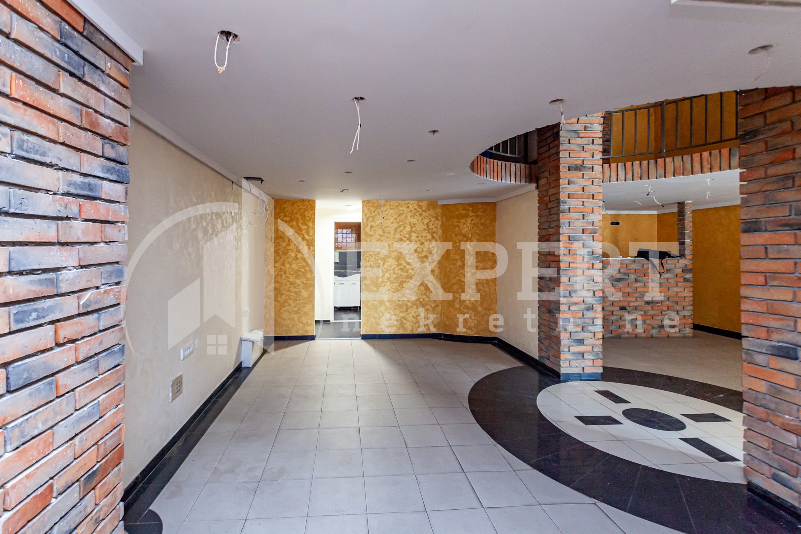 Lokal, 100 m2, Crveni Pevac, Bulevar dr Zorana ID: p-07858 2