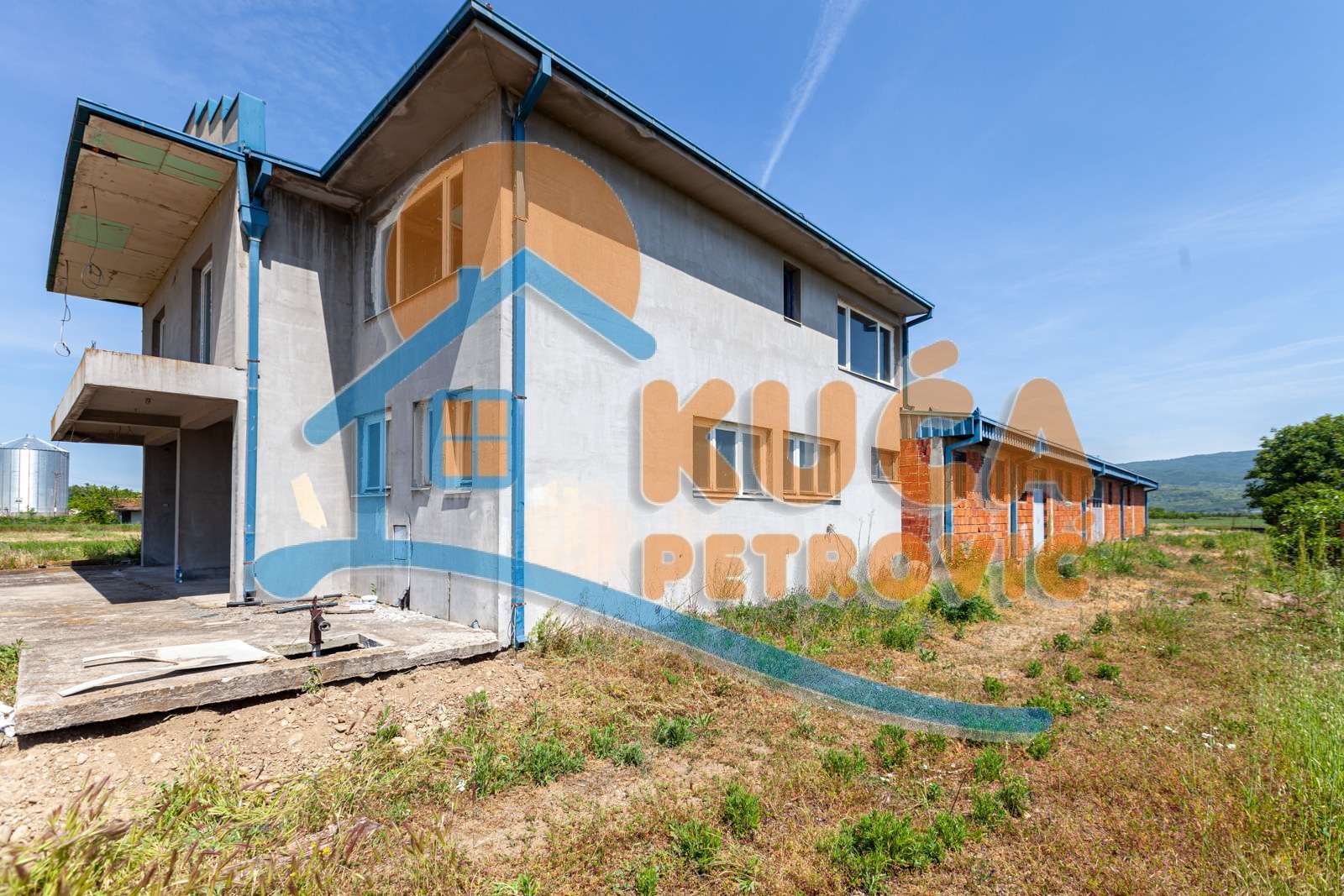 Lokal, 1100 m2, Pukovac ID: i-05840 22