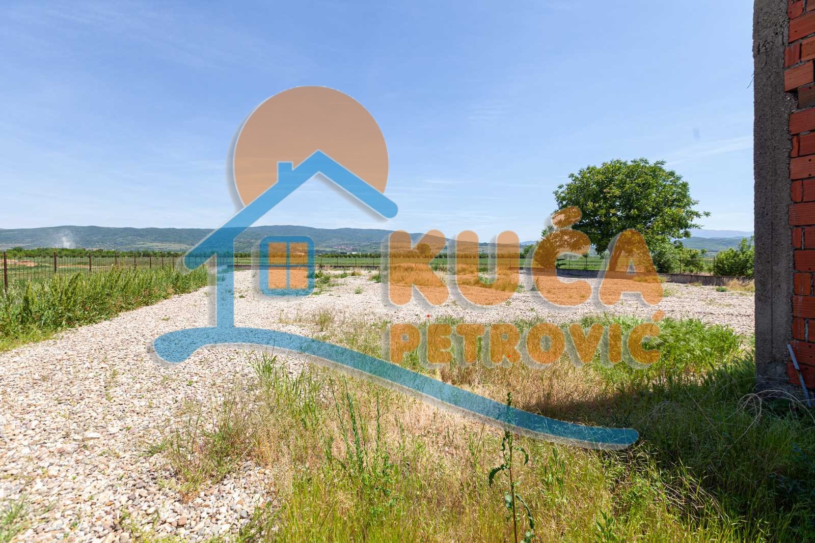 Lokal, 1100 m2, Pukovac ID: i-05840 24