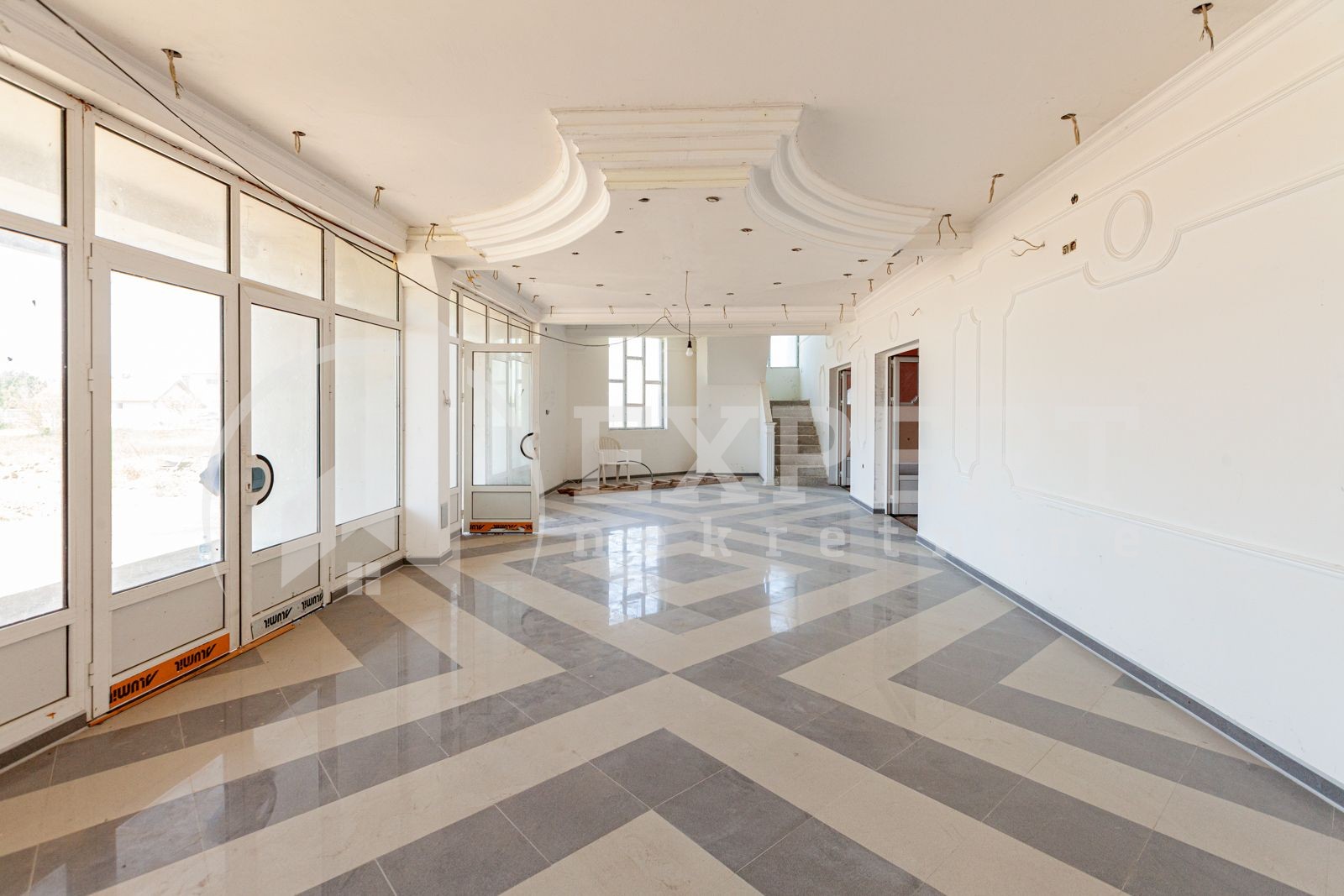 Lokal, 1100 m2, Pukovac ID: i-05840 3