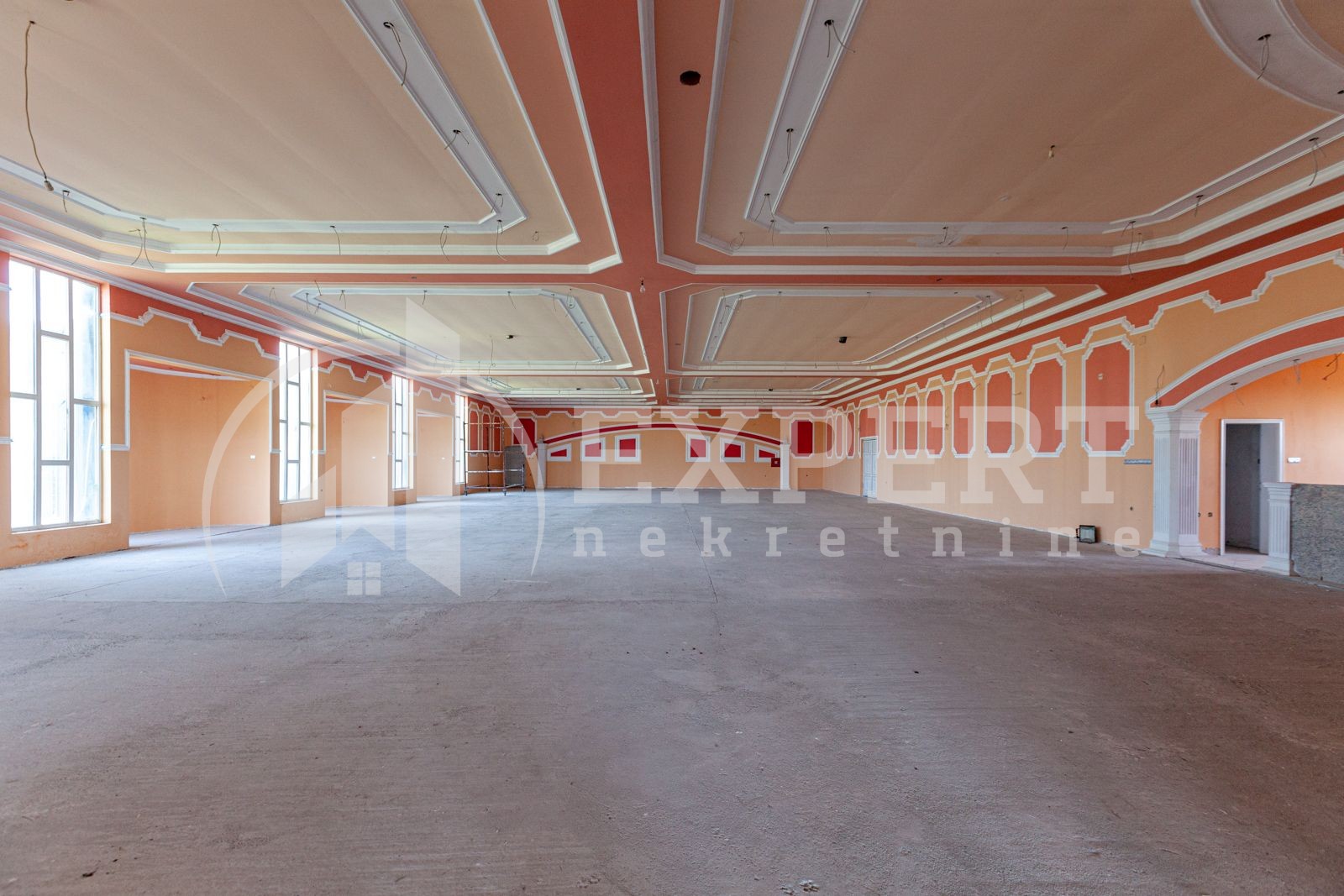 Lokal, 1100 m2, Pukovac ID: i-05840 4