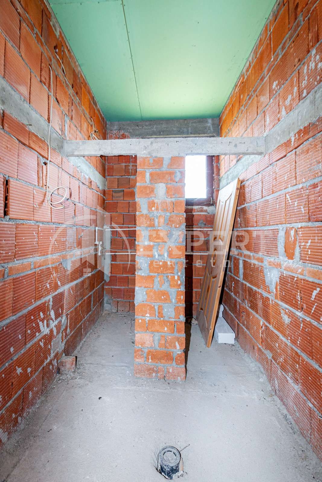 Lokal, 1100 m2, Pukovac ID: i-05840 9