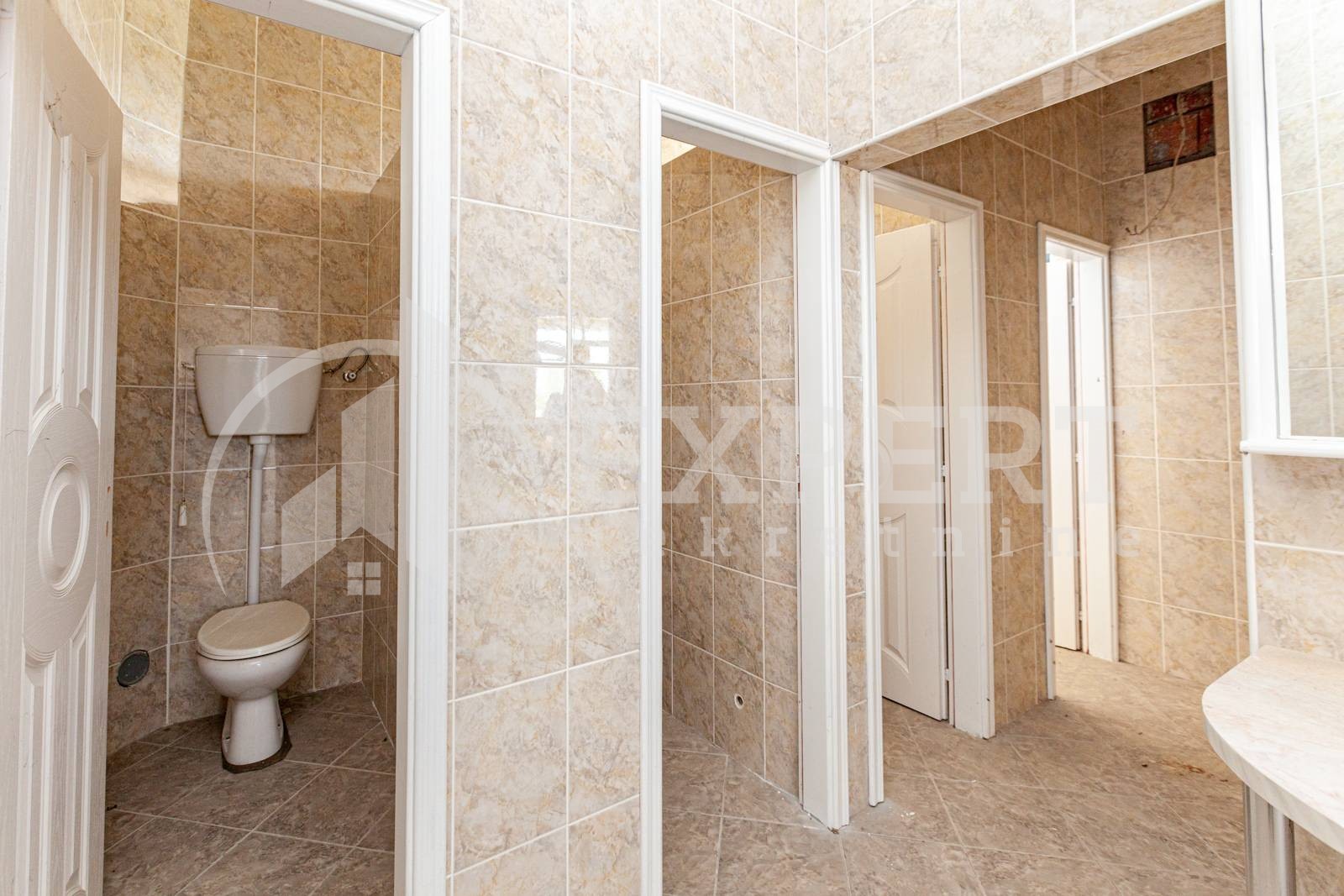 Lokal, 1100 m2, Pukovac ID: i-05840 15