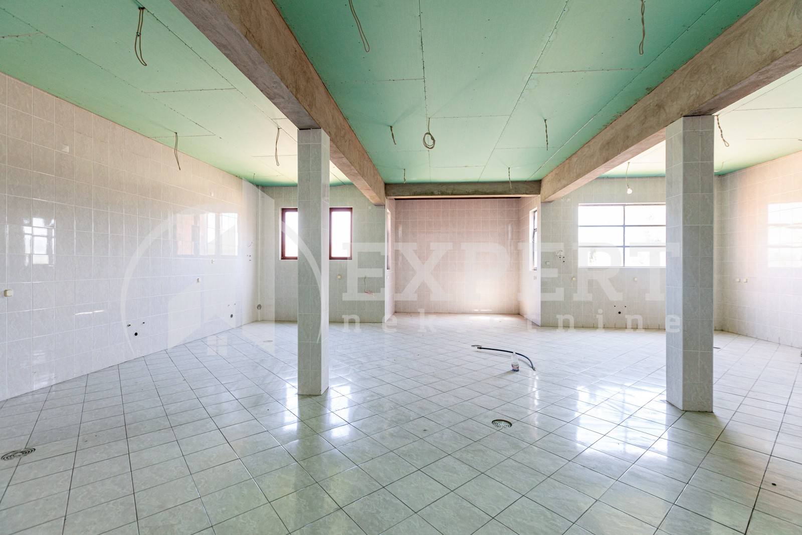 Lokal, 1100 m2, Pukovac ID: p-05833 13