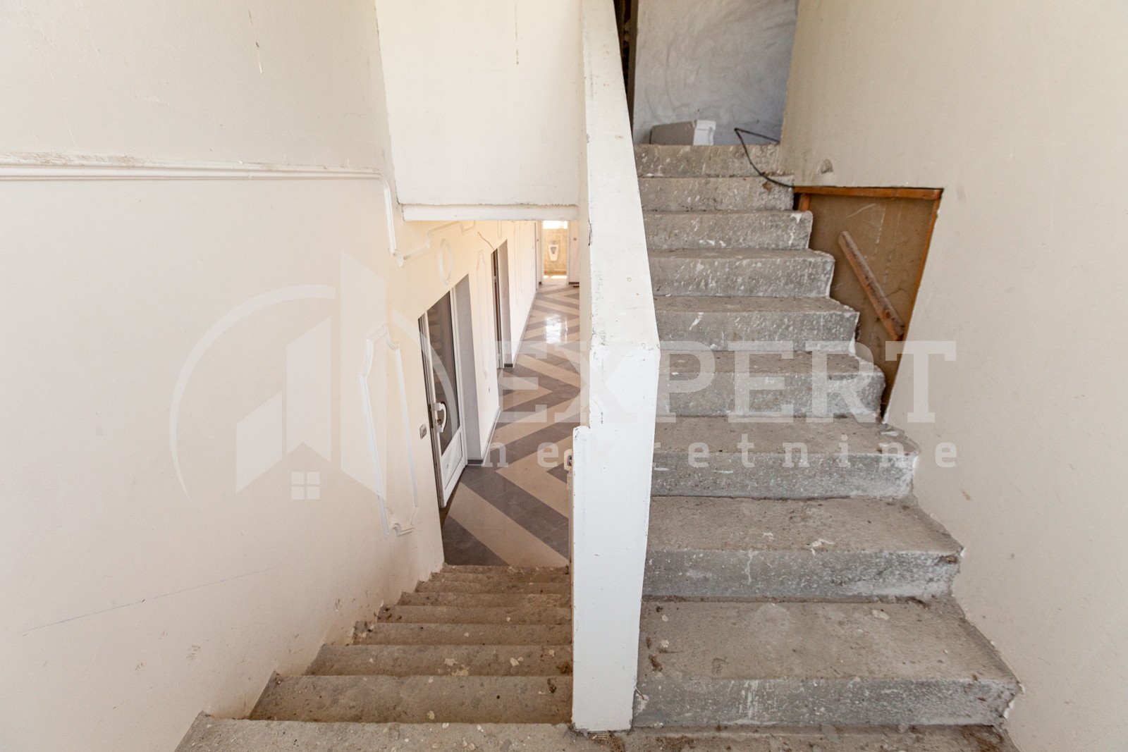 Lokal, 1100 m2, Pukovac ID: p-05833 17