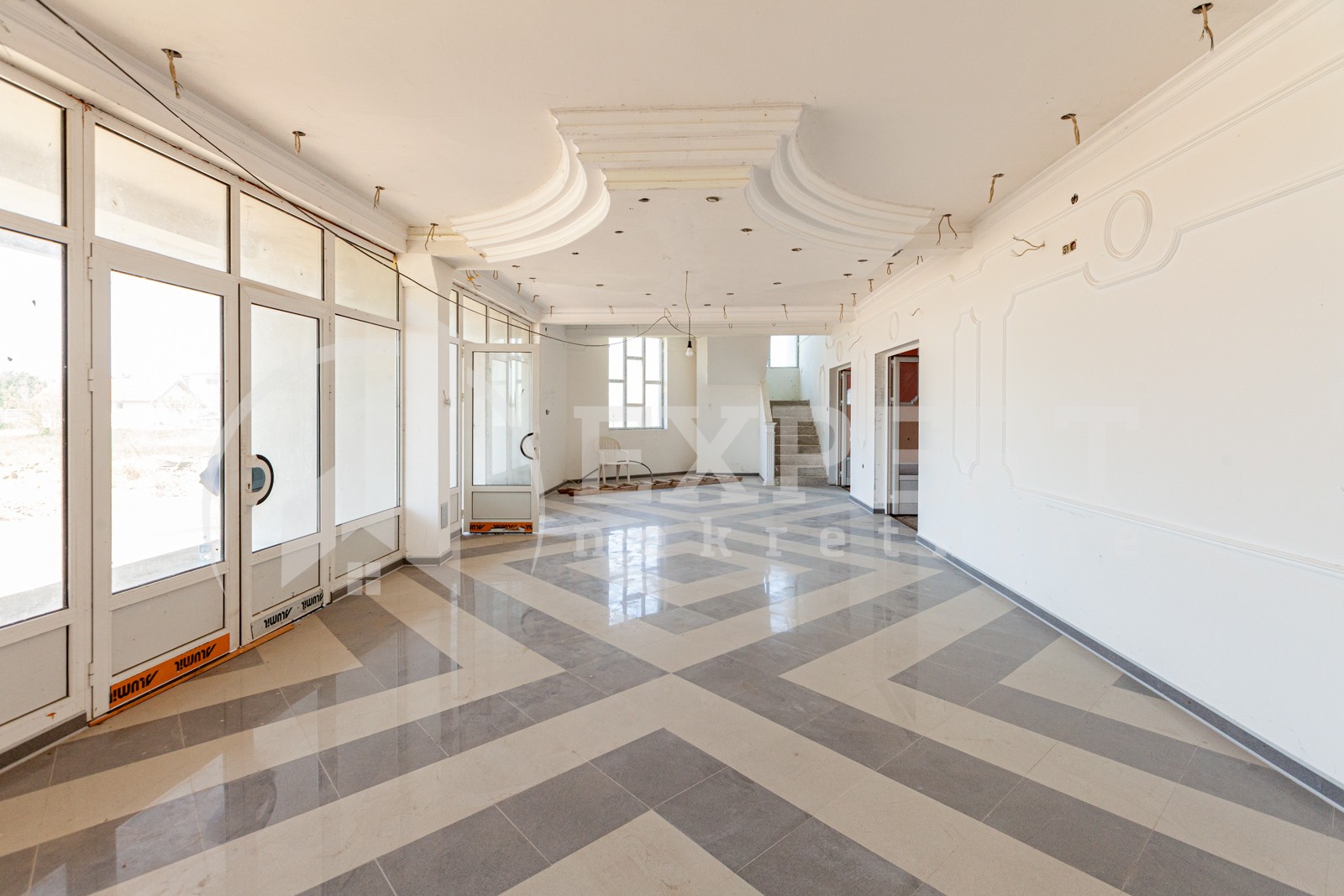 Lokal, 1100 m2, Pukovac ID: p-05833 2