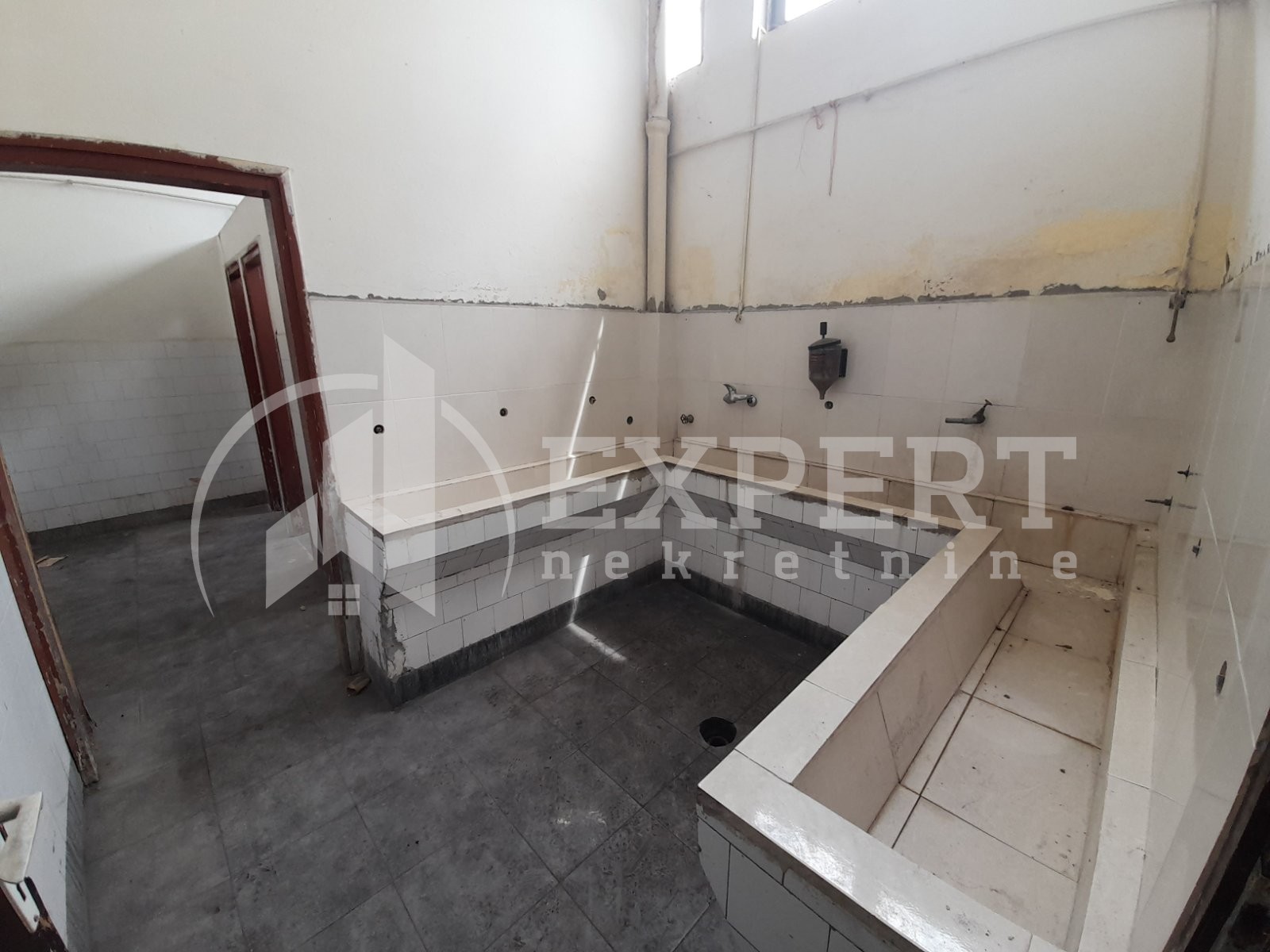 Lokal, 11817 m2, Mramorsko Brdo, Topličkog partizanskog odreda ID: i-09662 9