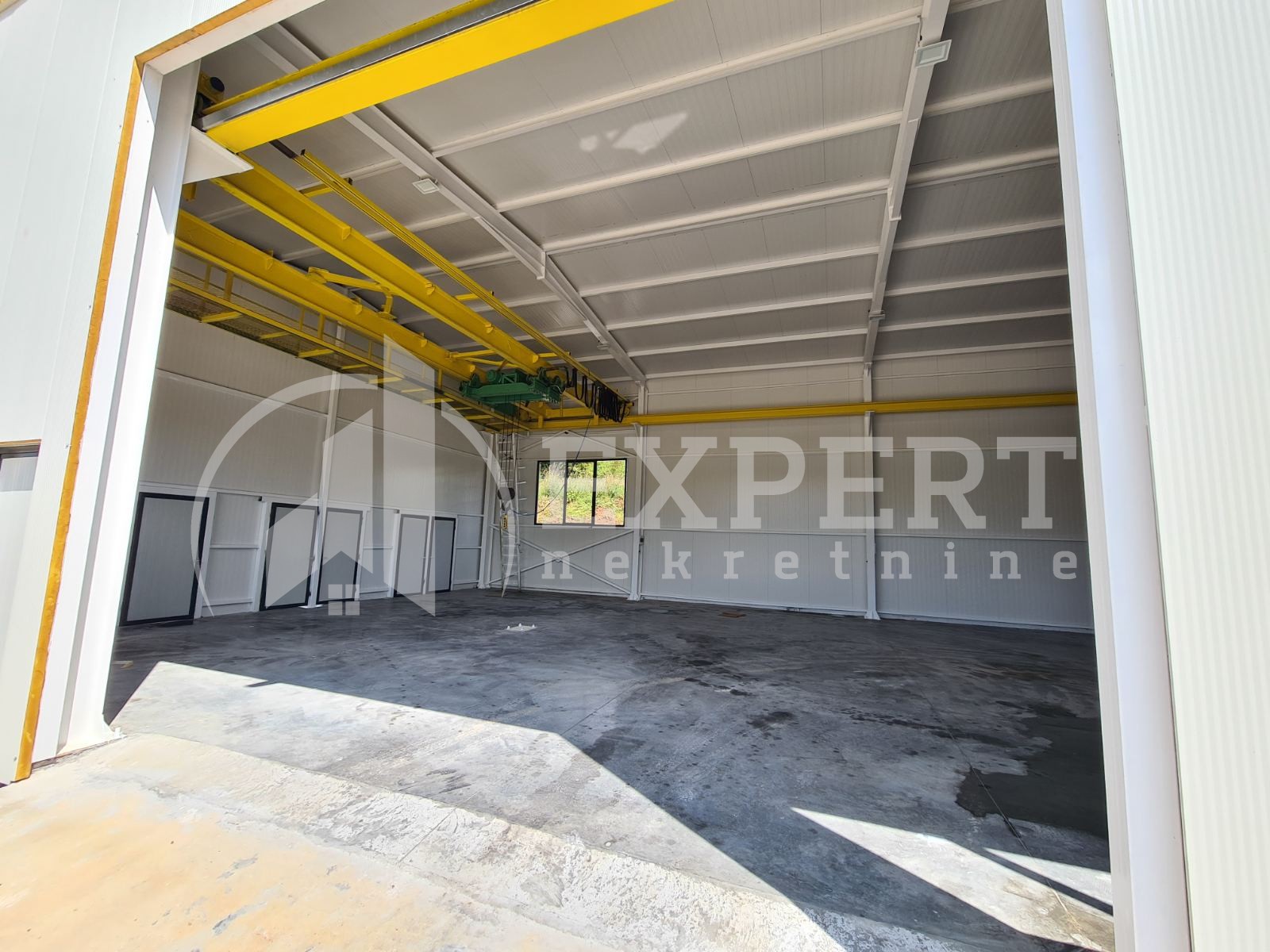 Lokal, 1200 m2, Dušana Trifunca ID: i-09366 17