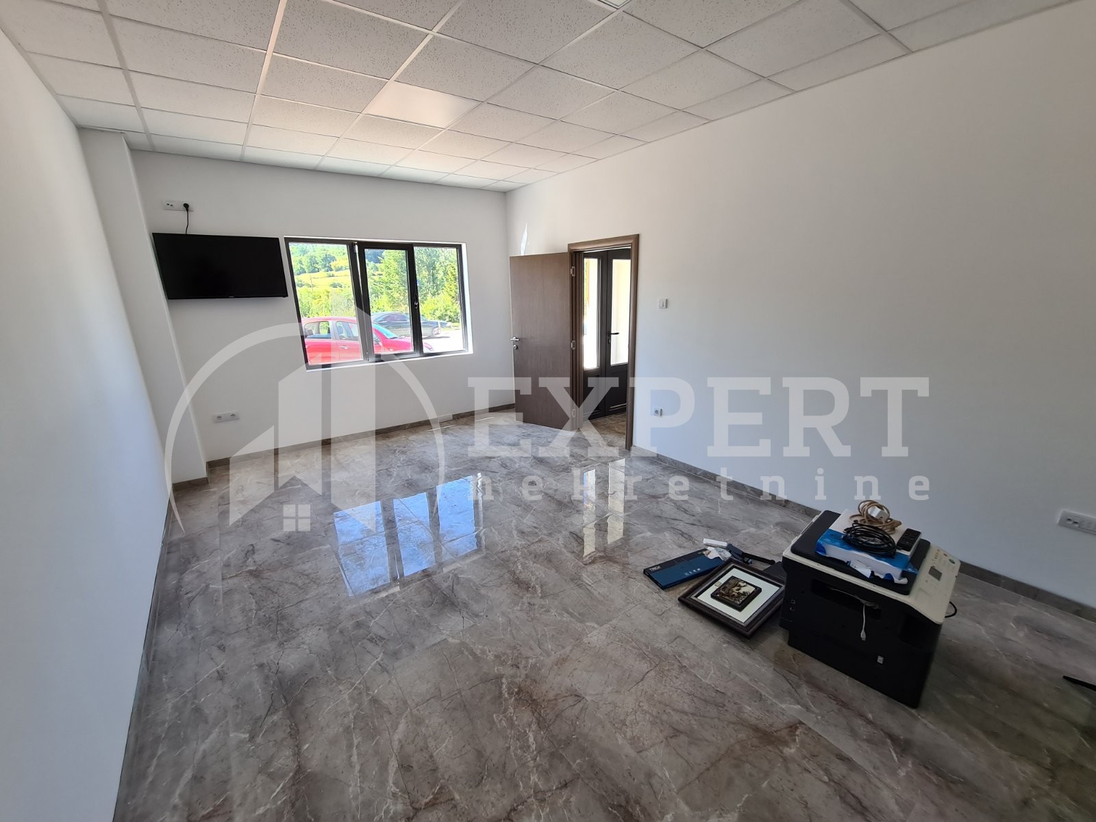 Lokal, 1200 m2, Dušana Trifunca ID: i-09366 2