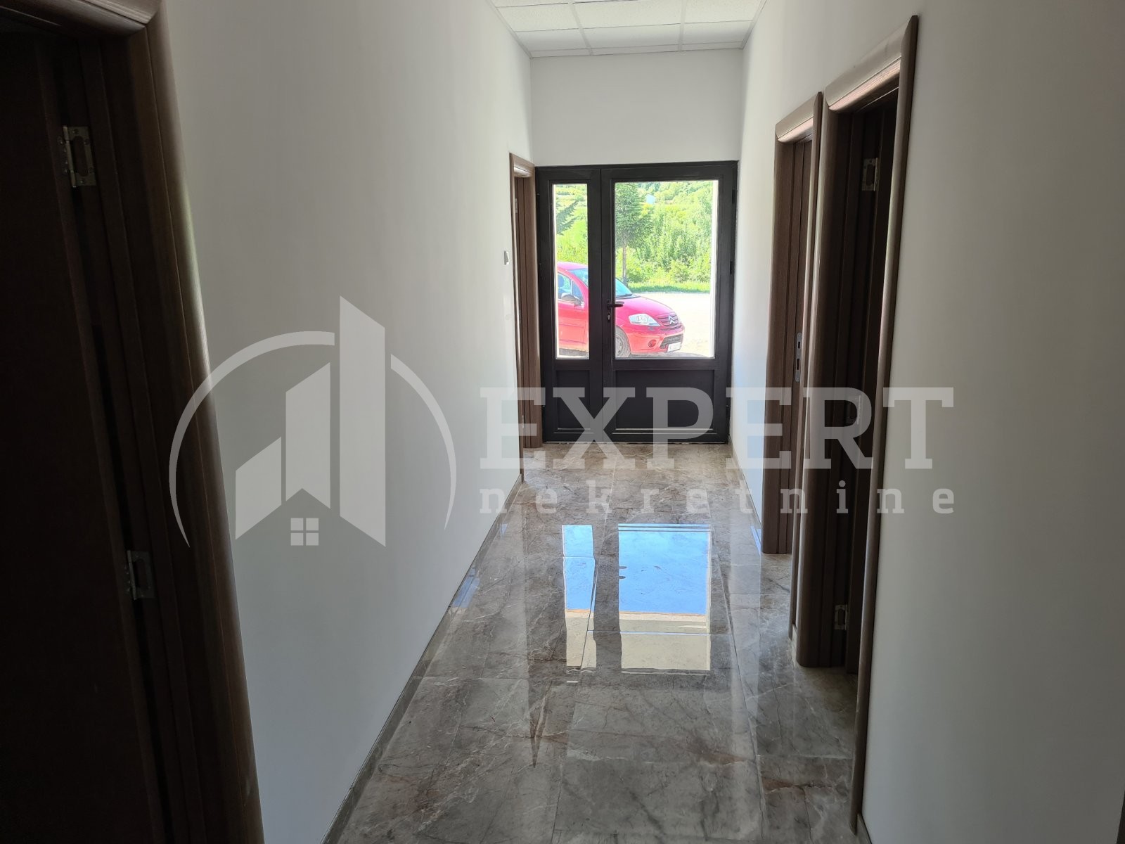 Lokal, 1200 m2, Dušana Trifunca ID: i-09366 3